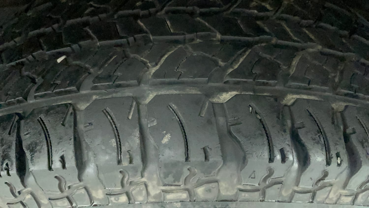 Used 2022 mahindra Thar LX Hard Top Petrol AT 4WD Petrol Automatic tyres LEFT REAR TYRE TREAD VIEW