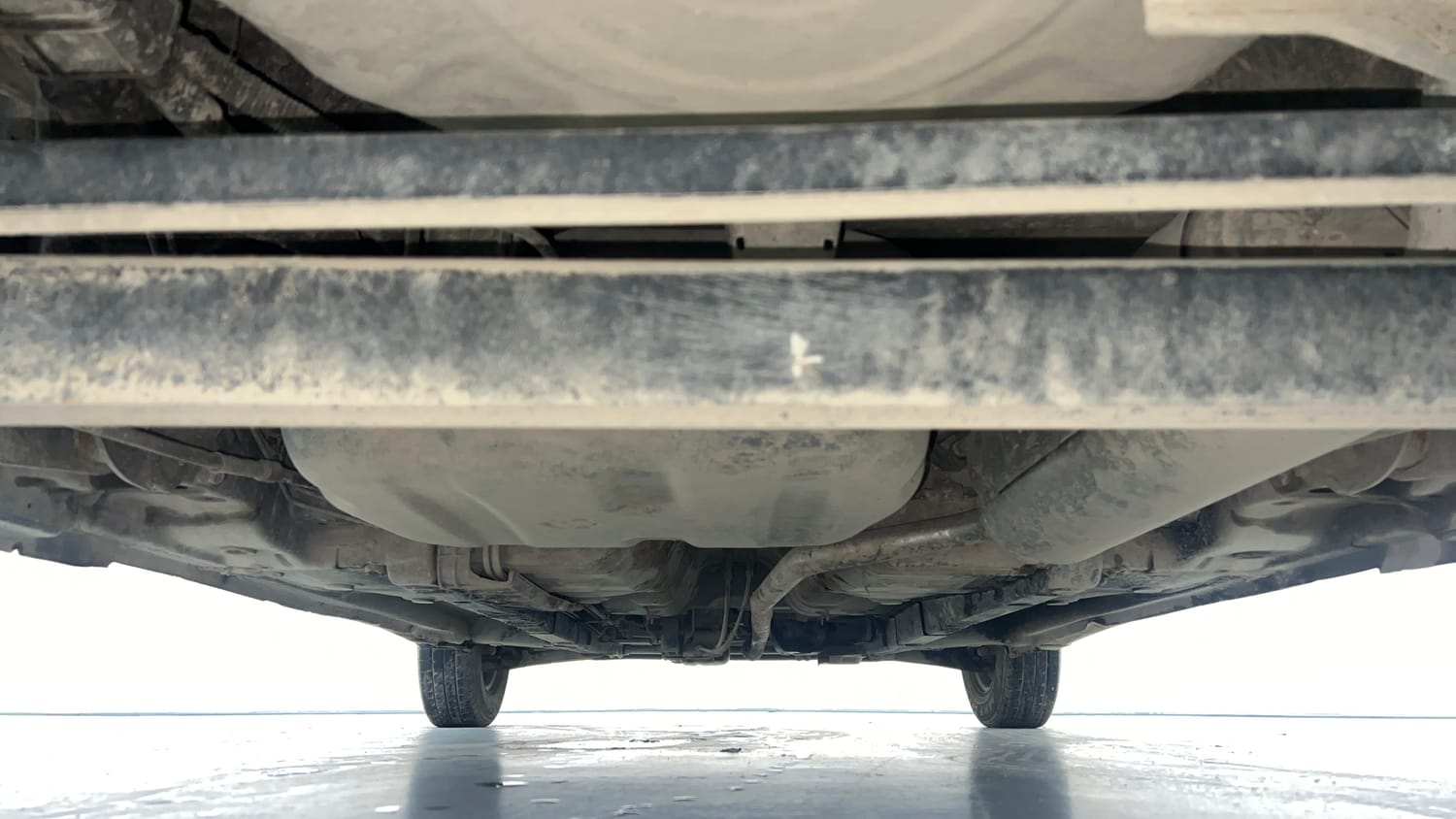 Used 2016 Hyundai Eon Era + Petrol Manual extra REAR UNDERBODY VIEW (TAKEN FROM REAR)
