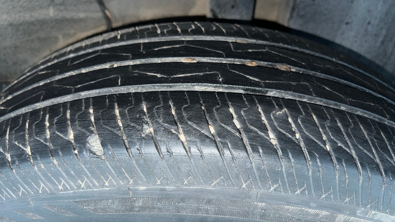 Used 2024 Tata Punch Accomplished iCNG Cng Manual tyres LEFT REAR TYRE TREAD VIEW
