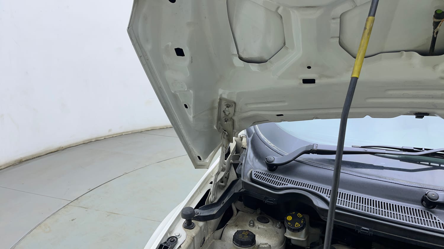 Used 2018 Ford EcoSport Titanium + 1.5L TDCi Diesel Manual engine ENGINE RIGHT SIDE HINGE & APRON VIEW