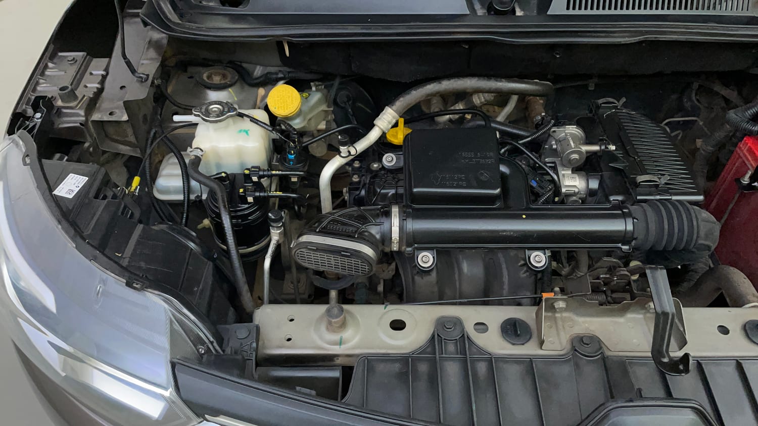 Used 2022 Renault Triber RXZ EASY-R AMT Dual Tone Petrol Automatic engine ENGINE RIGHT SIDE VIEW