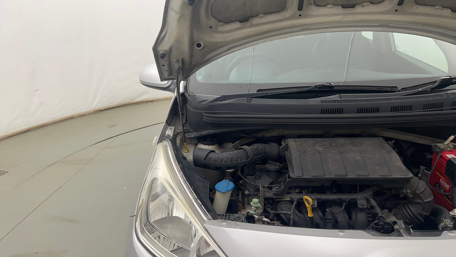 Used 2017 Hyundai Grand i10 Magna 1.2 Kappa VTVT Petrol Manual engine ENGINE RIGHT SIDE HINGE & APRON VIEW