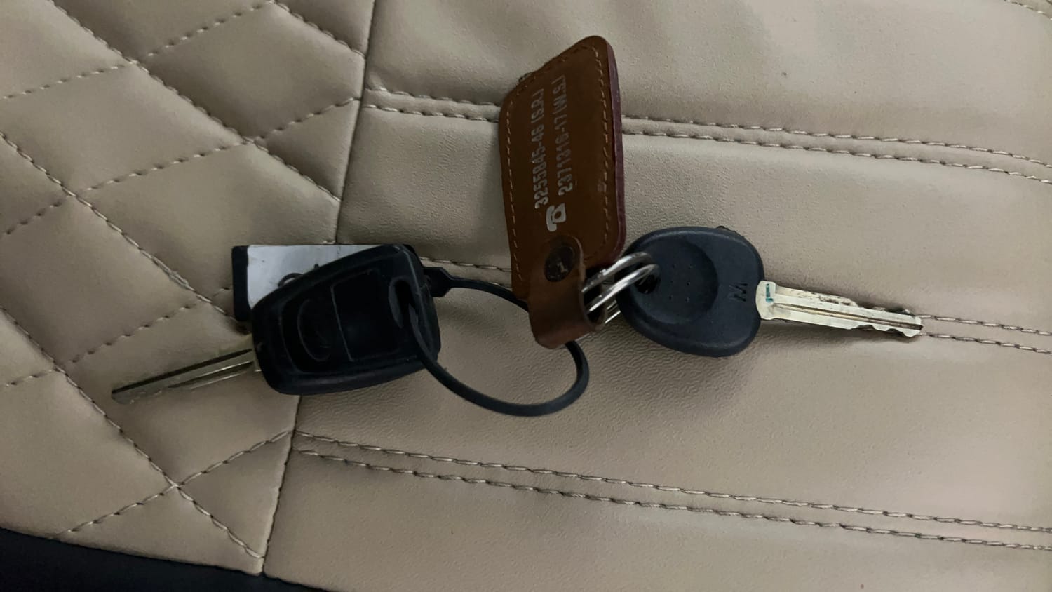 Used 2015 Hyundai Grand i10 Sportz 1.2 Kappa VTVT Petrol Manual extra CAR KEY VIEW