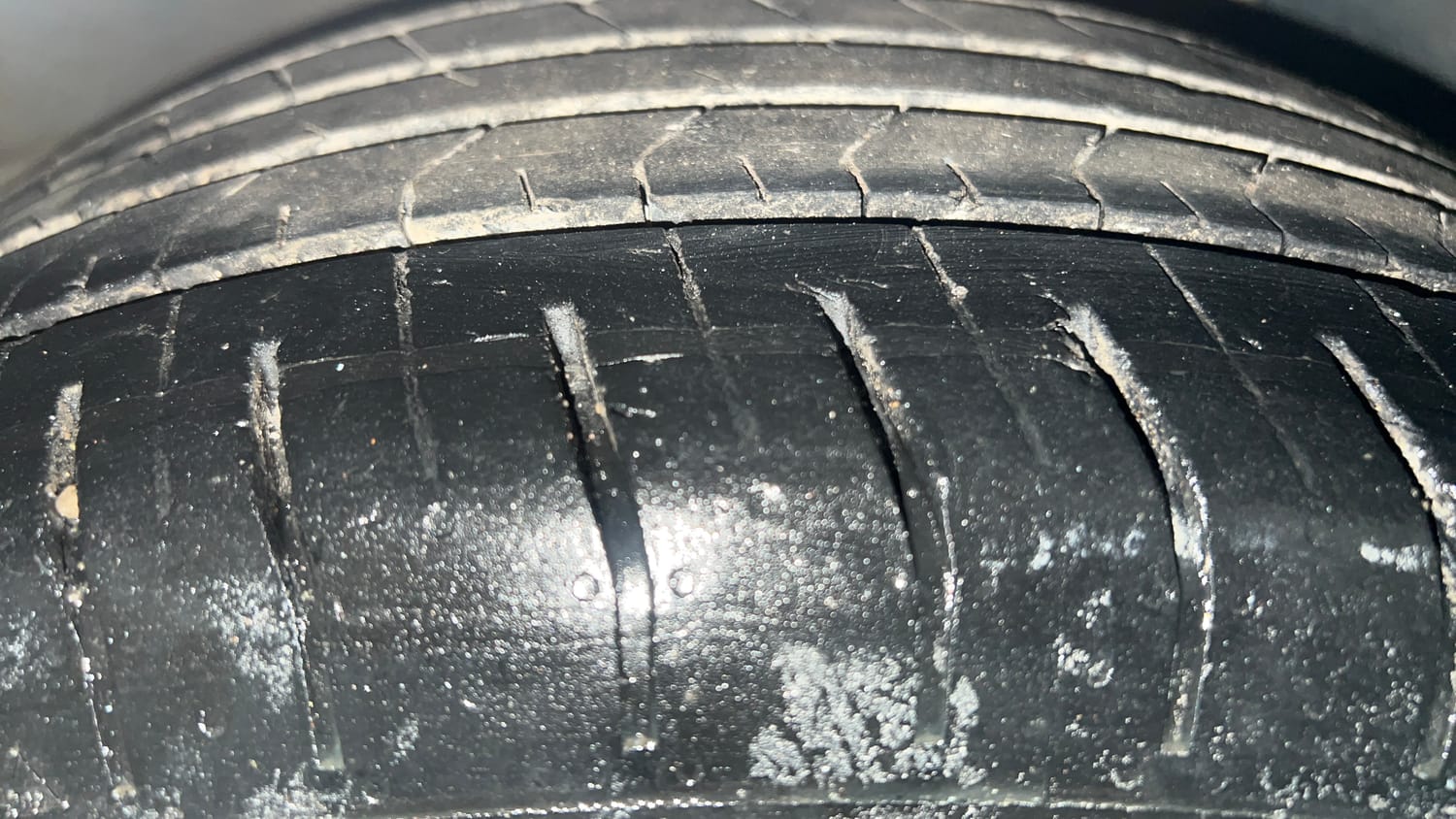 Used 2024 Hyundai Verna SX 1.5 Petrol MT Petrol Manual tyres RIGHT FRONT TYRE TREAD VIEW