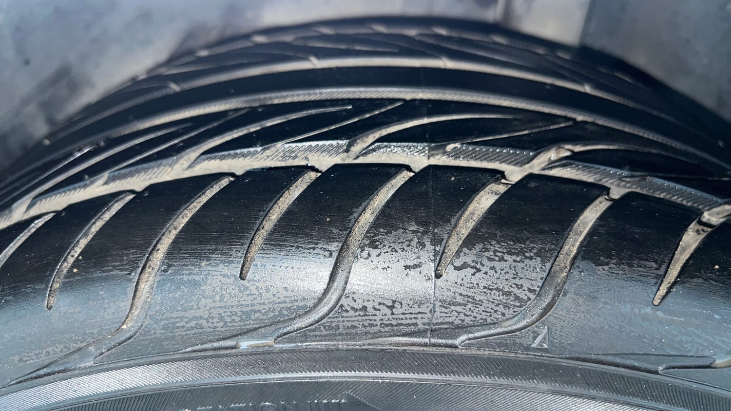 Used 2020 Ford Figo Aspire Titanium1.5 TDCi Diesel Manual tyres LEFT REAR TYRE TREAD VIEW