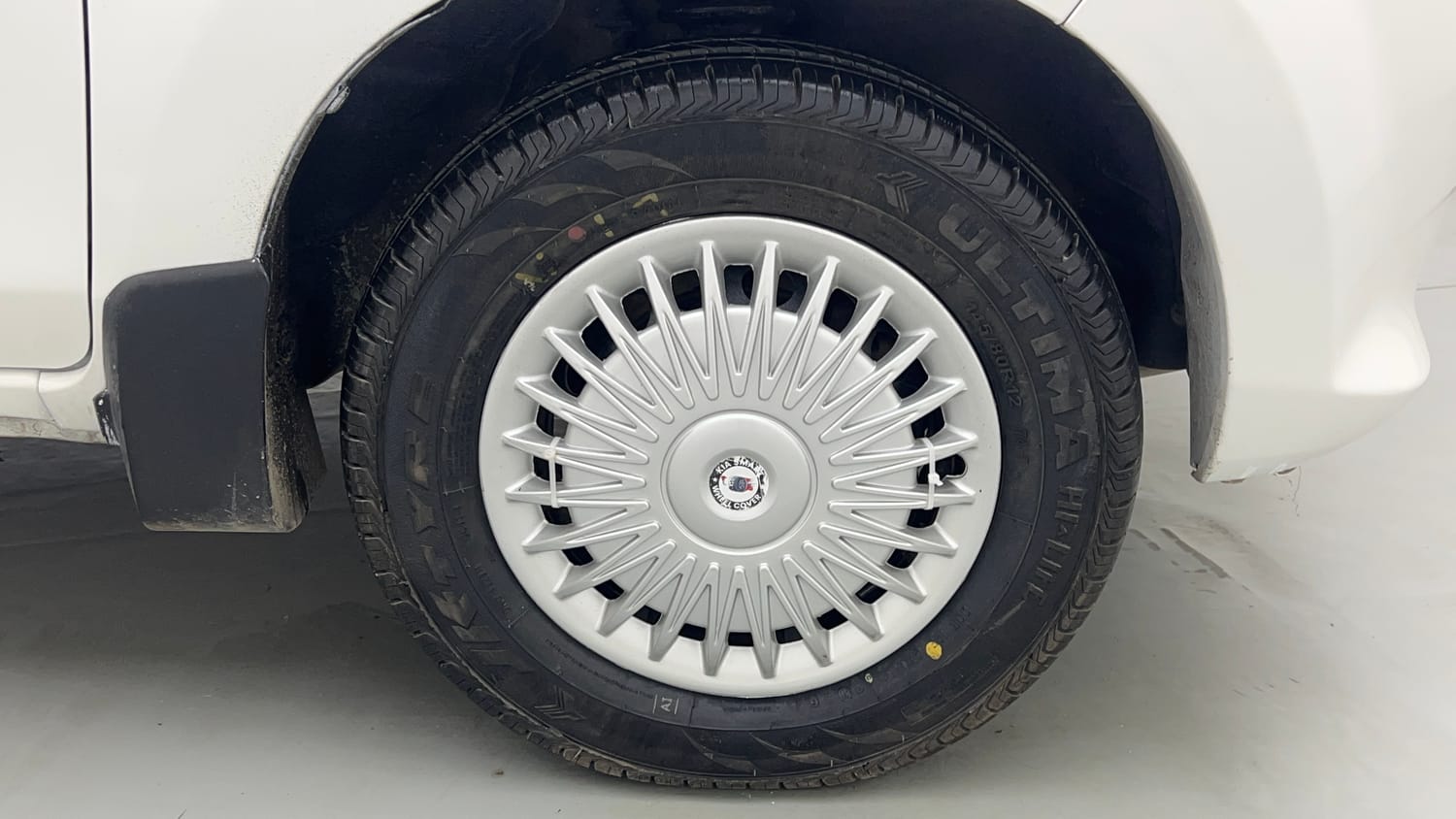 Used 2015 Maruti Suzuki Alto 800 Lxi Petrol Manual tyres RIGHT FRONT TYRE RIM VIEW