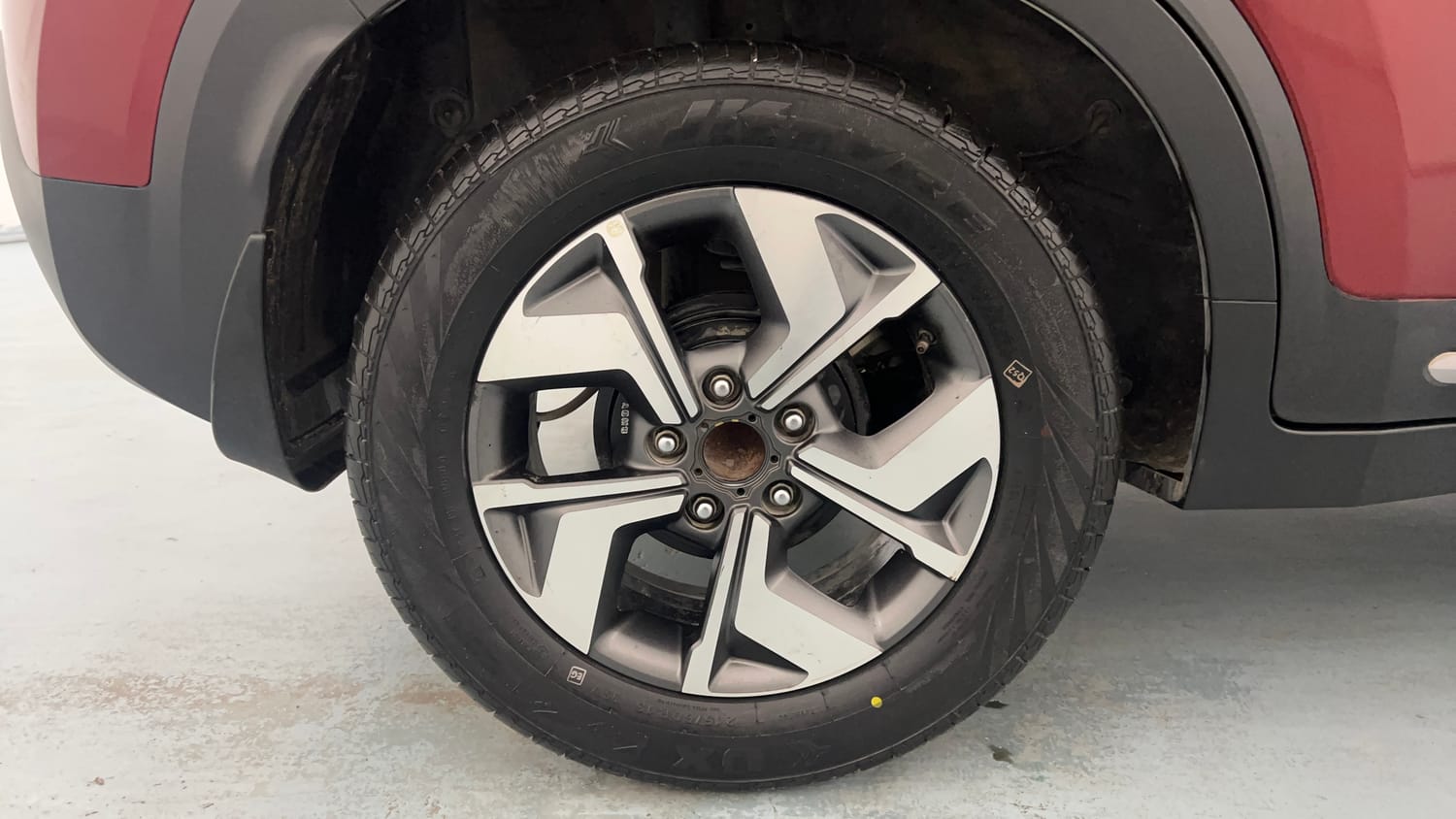 Used 2022 Kia Sonet HTX 1.5 Diesel Manual tyres RIGHT REAR TYRE RIM VIEW
