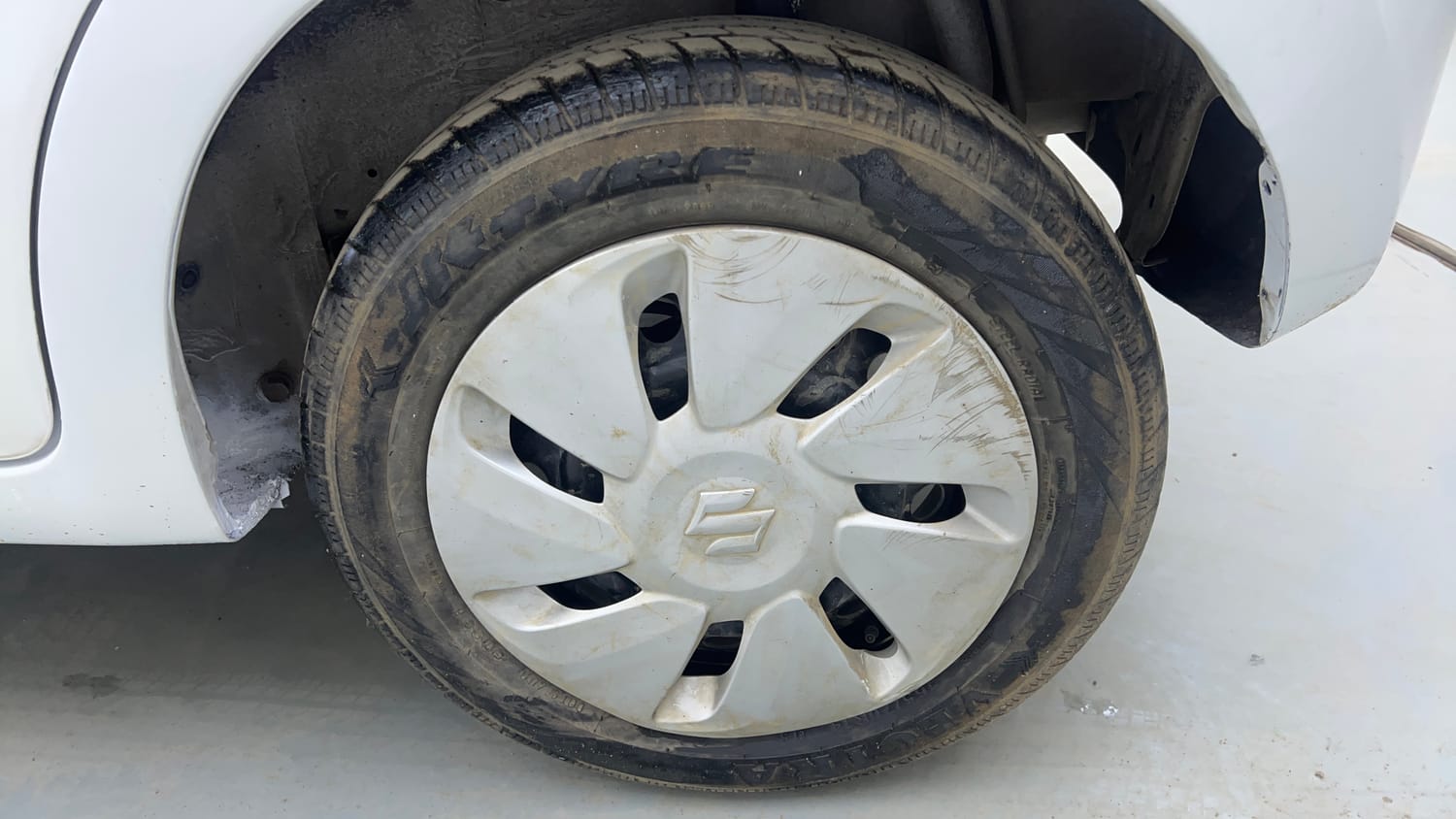 Used 2016 Maruti Suzuki Celerio VXi AMT Petrol Automatic tyres LEFT REAR TYRE RIM VIEW