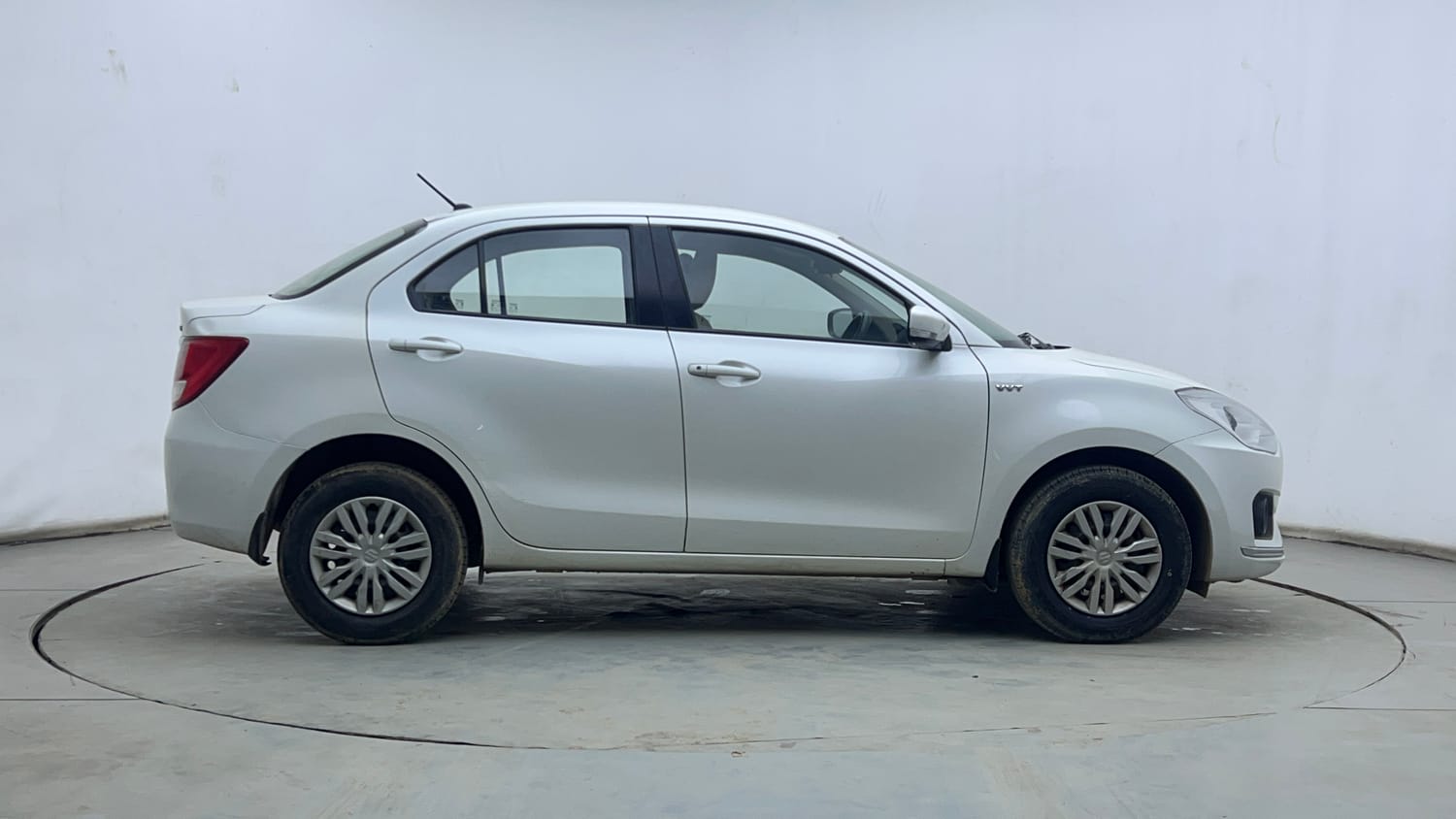 Used 2019 Maruti Suzuki Dzire VXi AMT Petrol Automatic exterior RIGHT SIDE VIEW