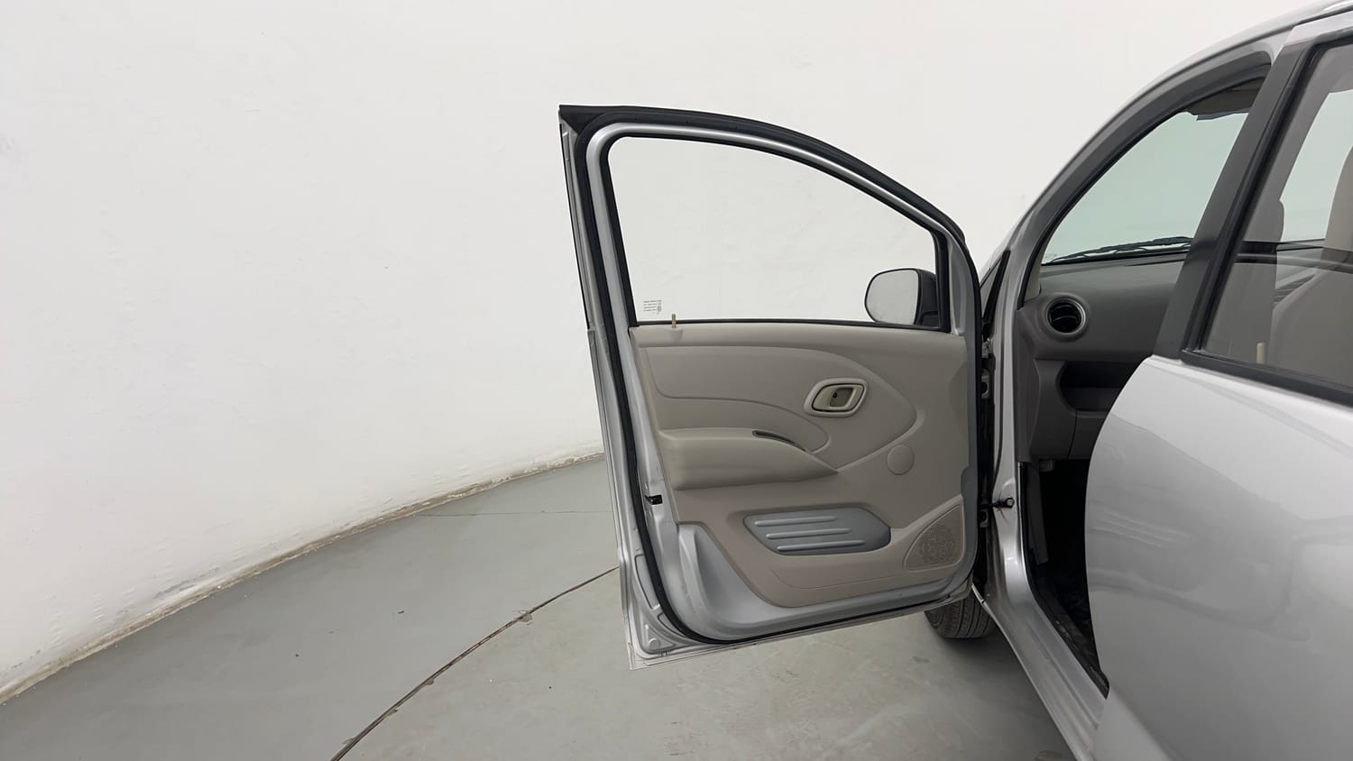 Used 2017 Datsun Redi-GO T (O) Petrol Manual interior LEFT FRONT DOOR OPEN VIEW