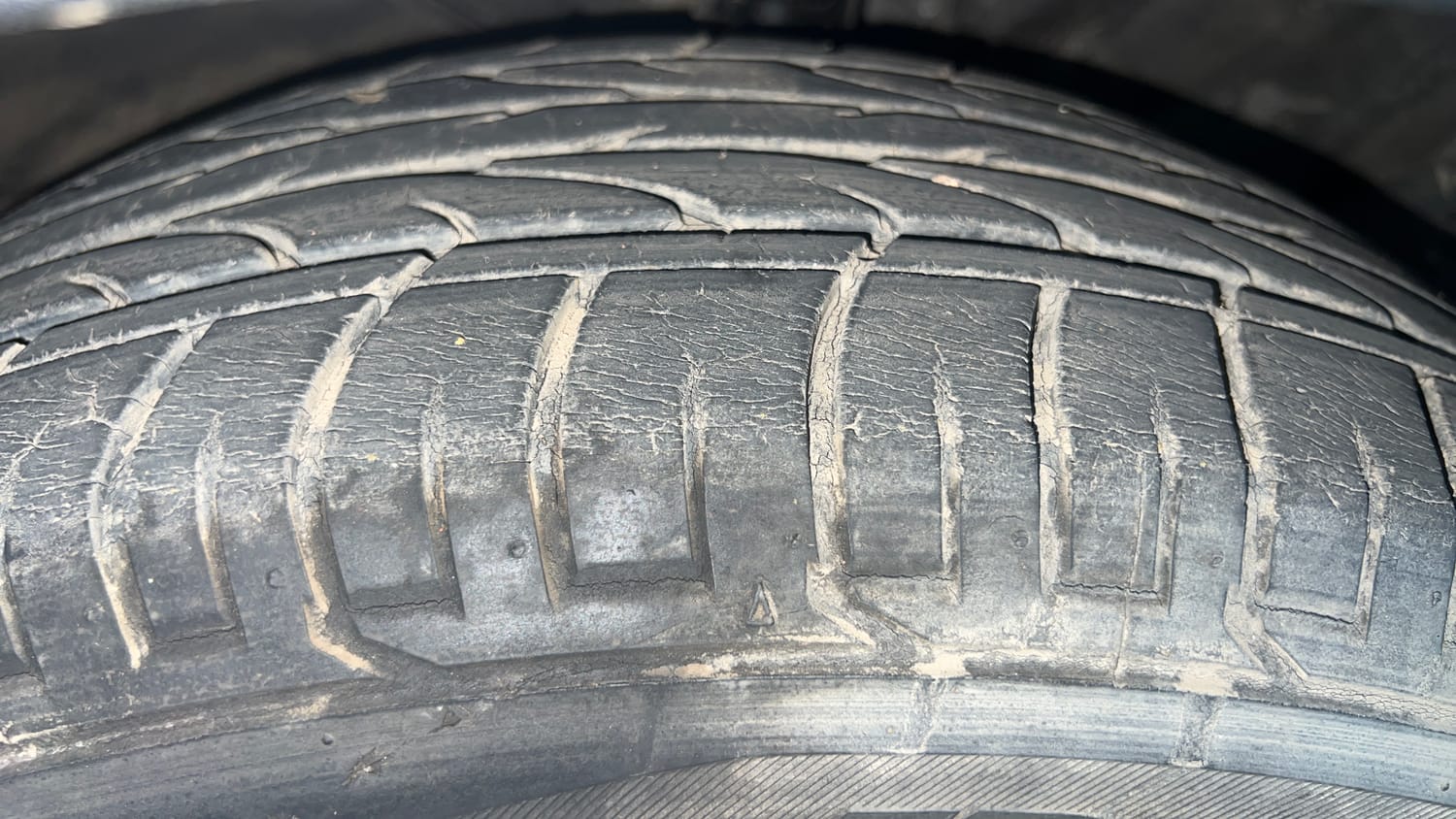 Used 2018 Hyundai Creta SX 1.6 Dual Tone Petrol Petrol Manual tyres RIGHT FRONT TYRE TREAD VIEW