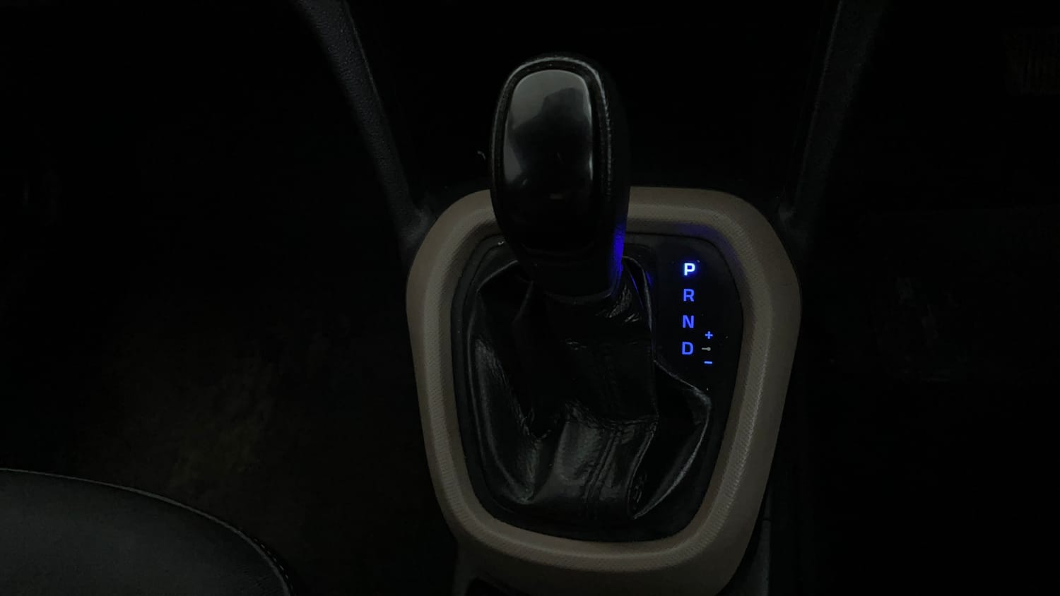 Used 2015 Hyundai Grand i10 Asta AT 1.2 Kappa VTVT Petrol Automatic interior GEAR  KNOB VIEW
