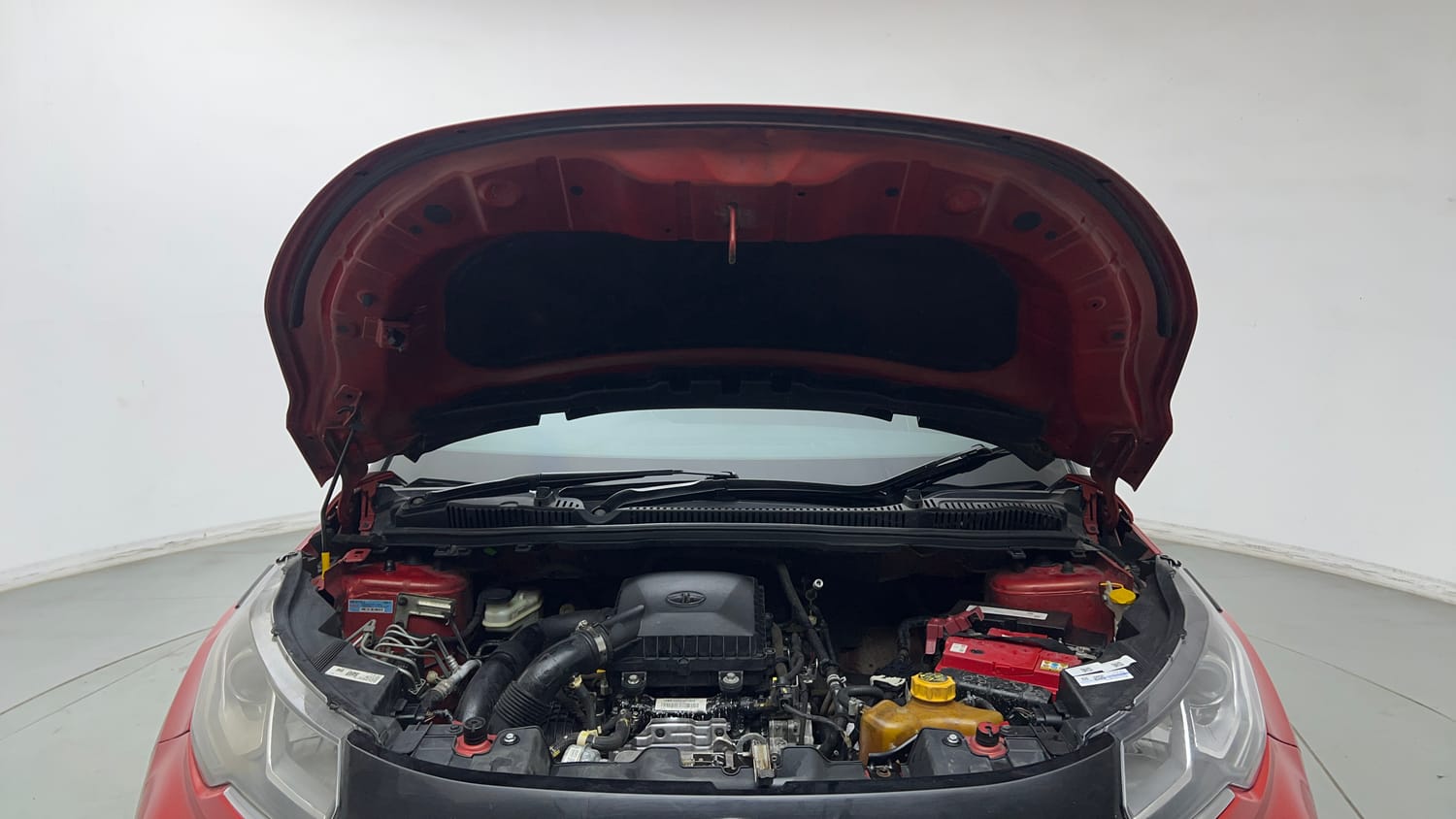 Used 2021 Tata Nexon XZ Plus (S) Petrol Manual engine ENGINE & BONNET OPEN FRONT VIEW