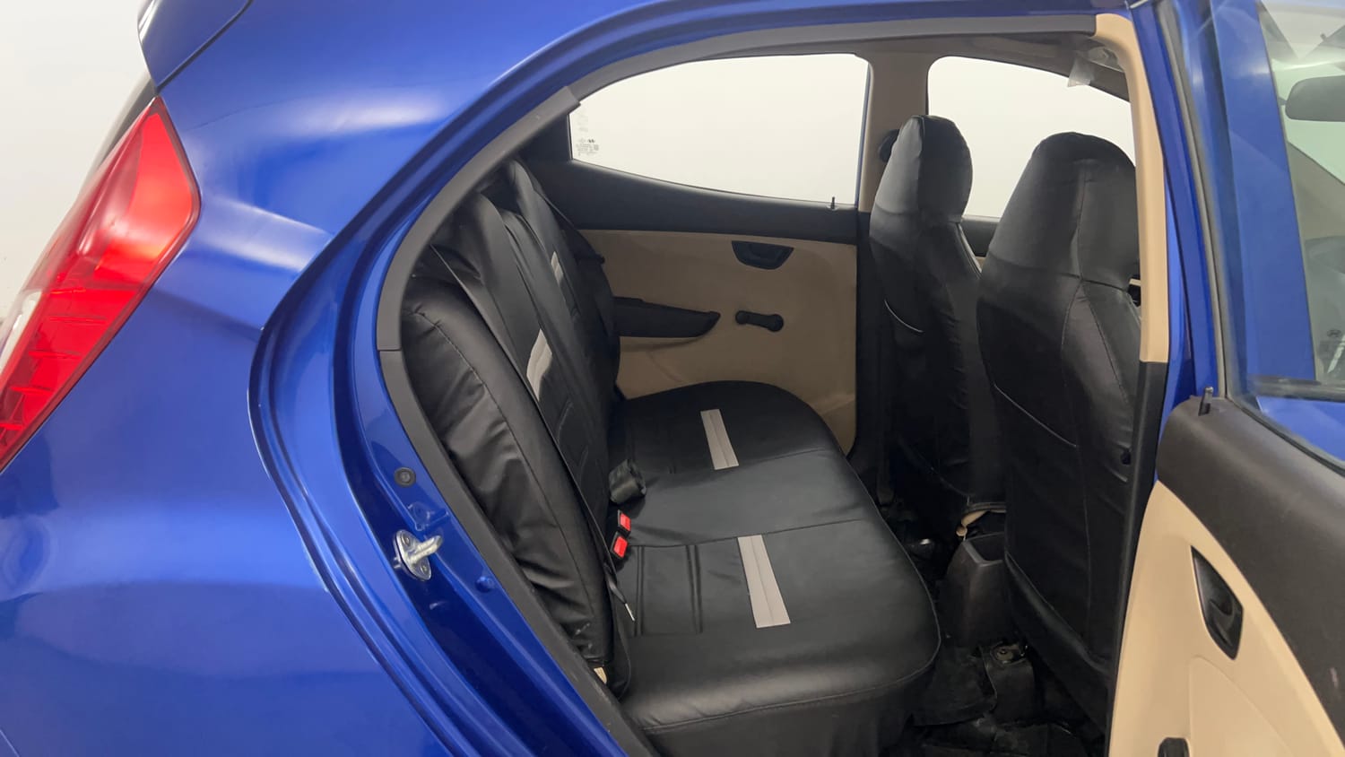 Used 2016 Hyundai Eon Magna Petrol Manual interior RIGHT SIDE REAR DOOR CABIN VIEW