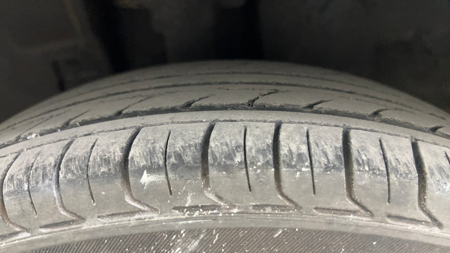 Used 2017 Datsun Redi-GO T (O) Petrol Manual tyres LEFT FRONT TYRE TREAD VIEW