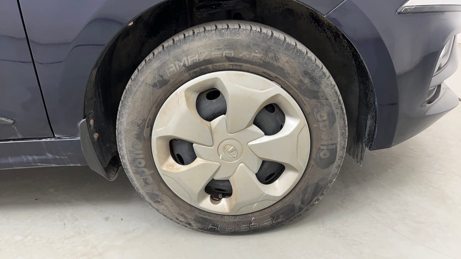 Used 2022 Tata Tigor XZ CNG Cng Manual tyres RIGHT FRONT TYRE RIM VIEW