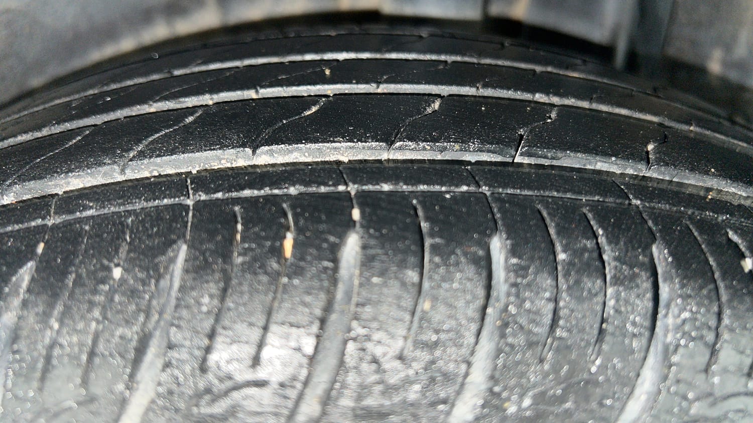 Used 2022 Kia Sonet HTX 1.5 Diesel Manual tyres LEFT REAR TYRE TREAD VIEW