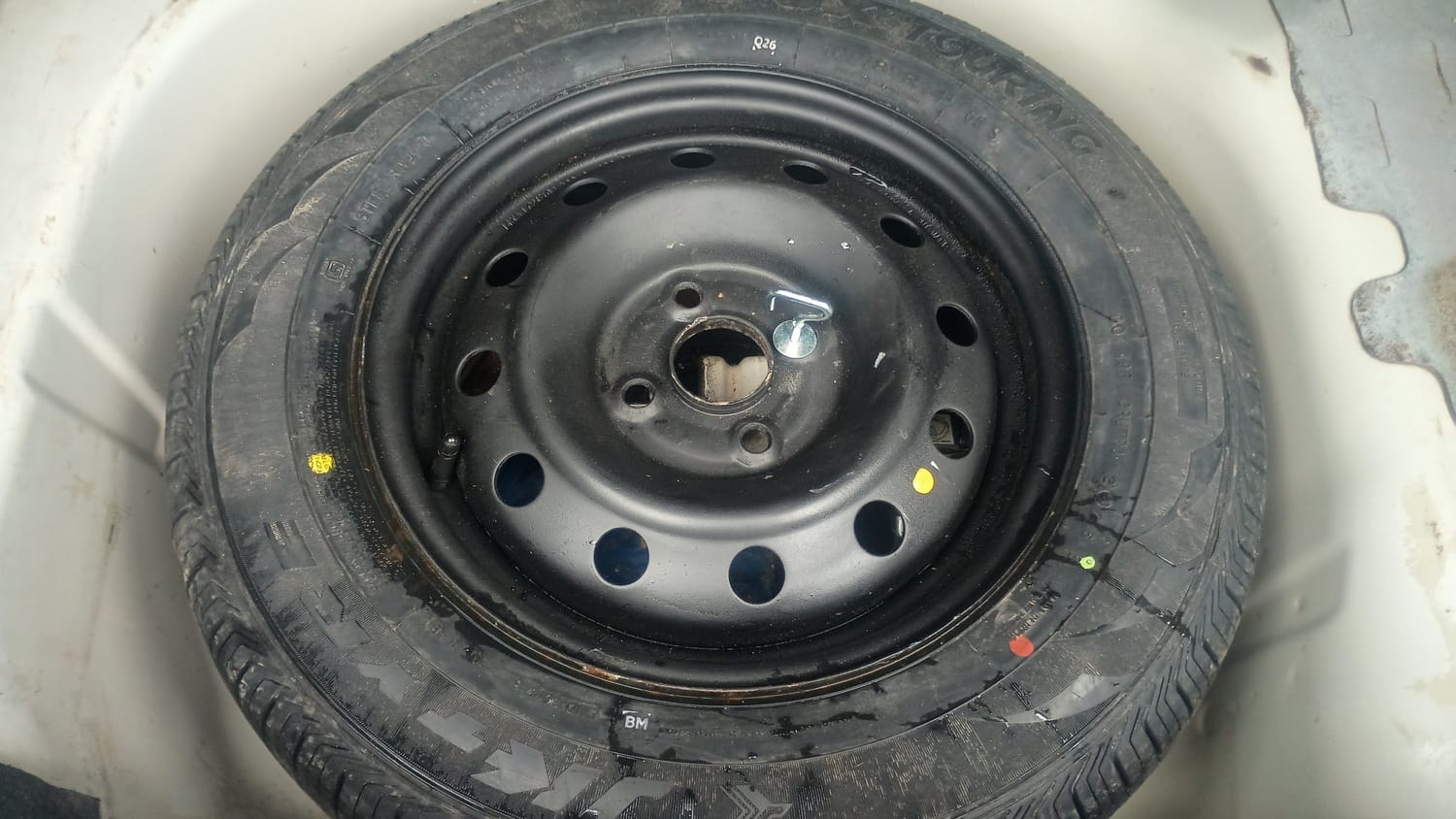 Used 2015 Maruti Suzuki Swift Dzire VXI Petrol Manual tyres SPARE TYRE VIEW