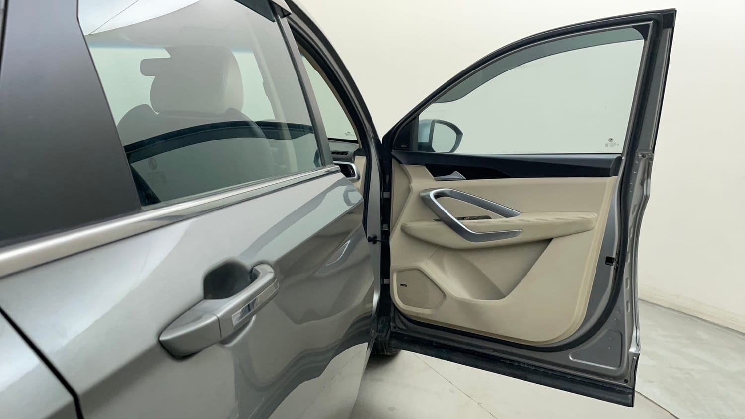 Used 2022 MG Motors Hector Sharp 1.5 Petrol Turbo Hybrid MT Hybrid Manual interior RIGHT FRONT DOOR OPEN VIEW