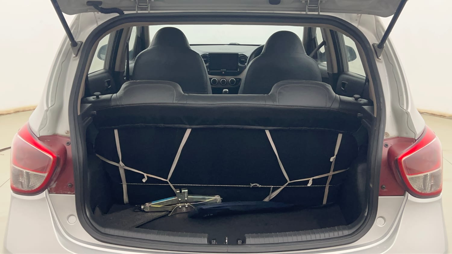 Used 2017 Hyundai Grand i10 Magna 1.2 Kappa VTVT Petrol Manual interior DICKY INSIDE VIEW