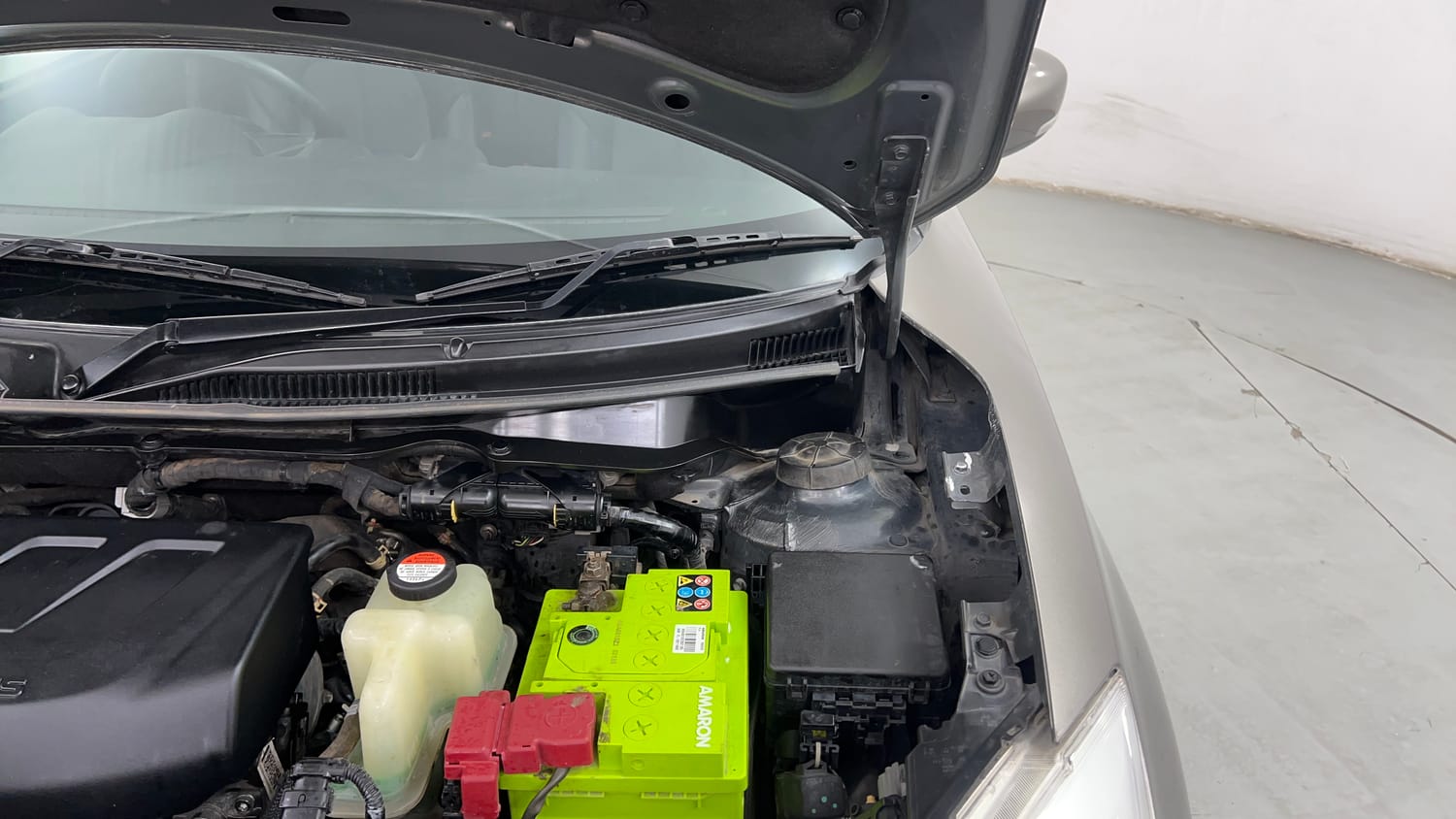 Used 2019 Maruti Suzuki Swift VDi AMT Diesel Automatic engine ENGINE LEFT SIDE HINGE & APRON VIEW