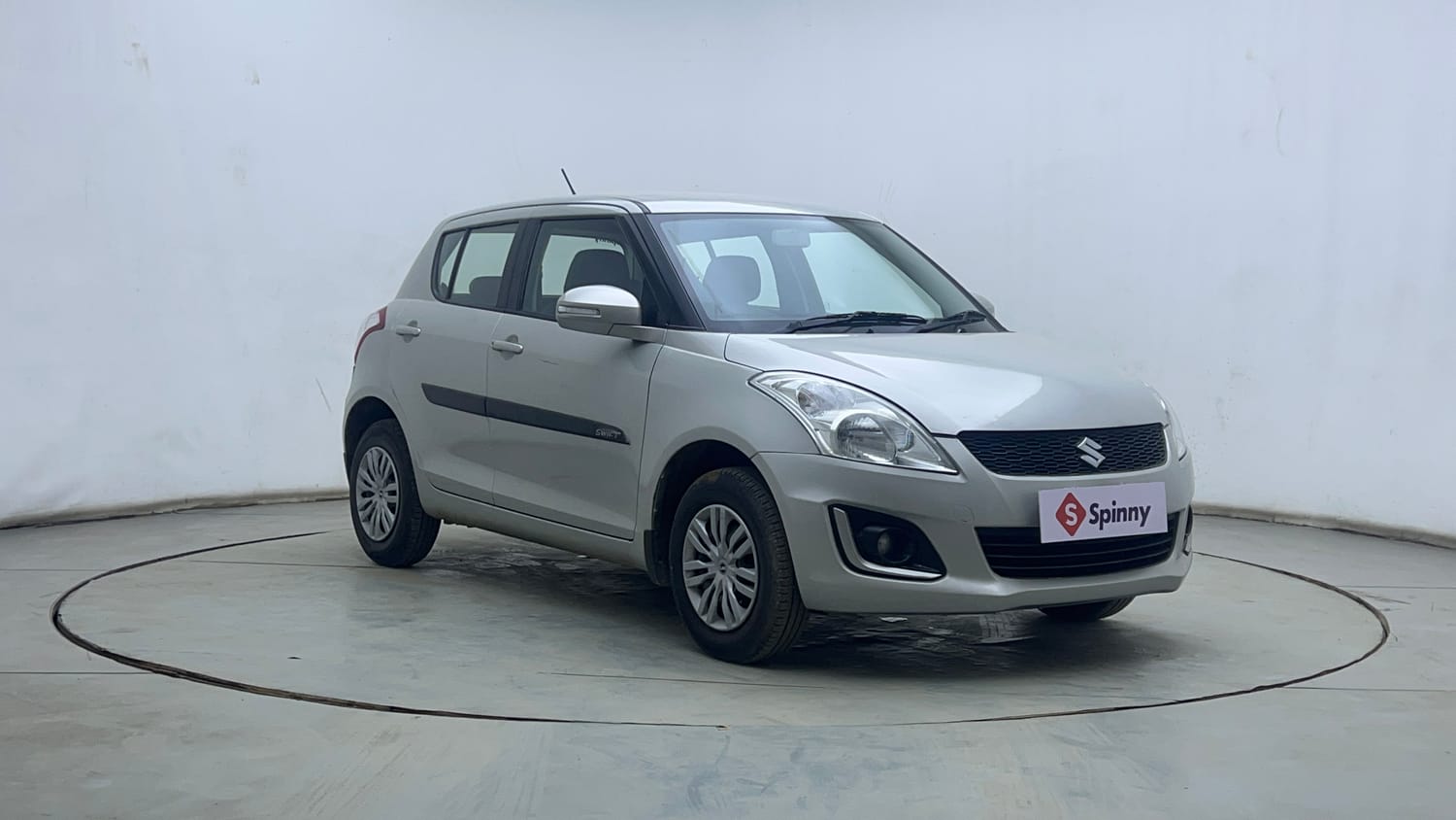 Used 2015 Maruti Suzuki Swift VXi Petrol Manual exterior RIGHT FRONT CORNER VIEW