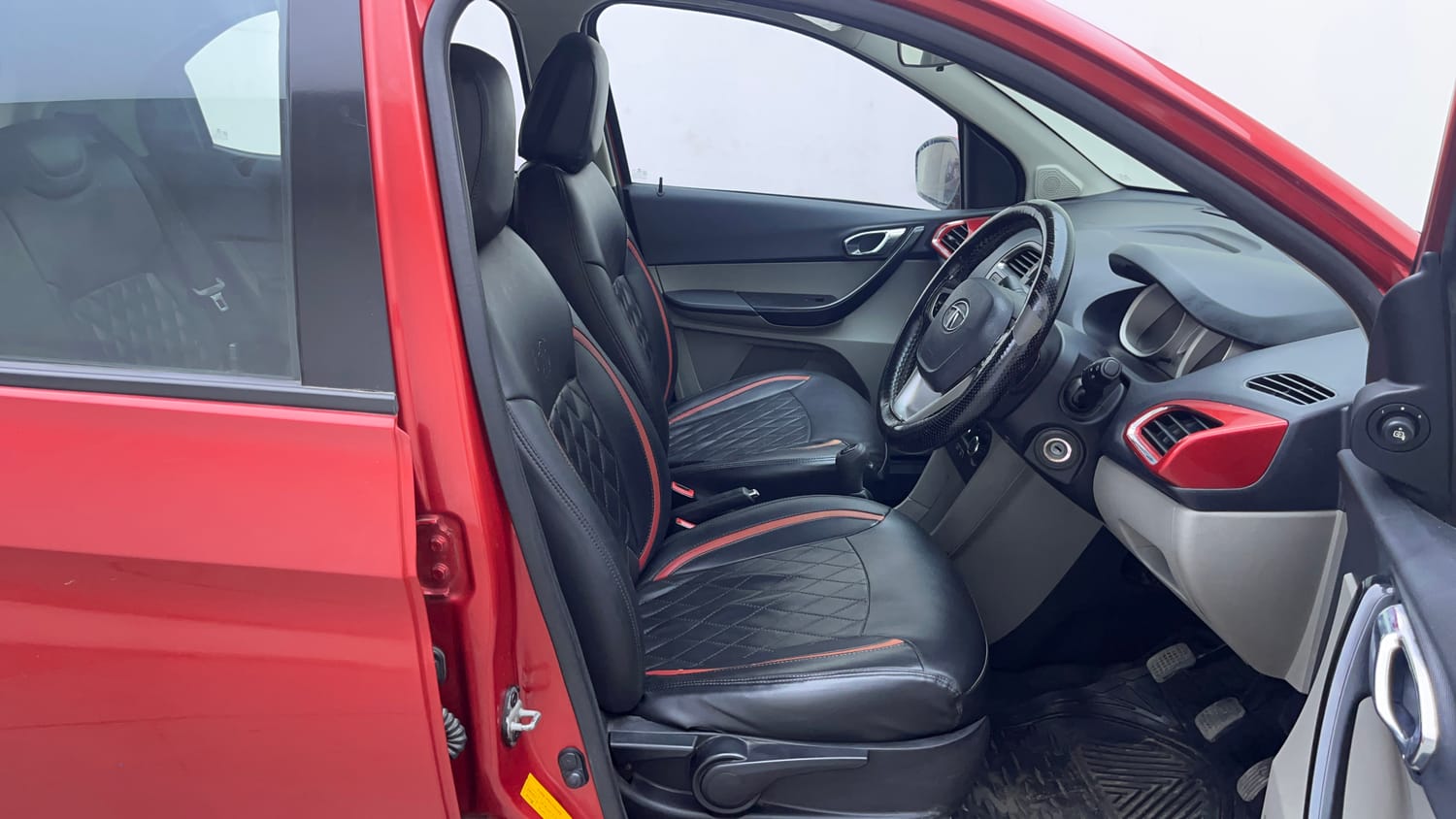 Used 2018 Tata Tiago Revotorq XZ Diesel Manual interior RIGHT SIDE FRONT DOOR CABIN VIEW