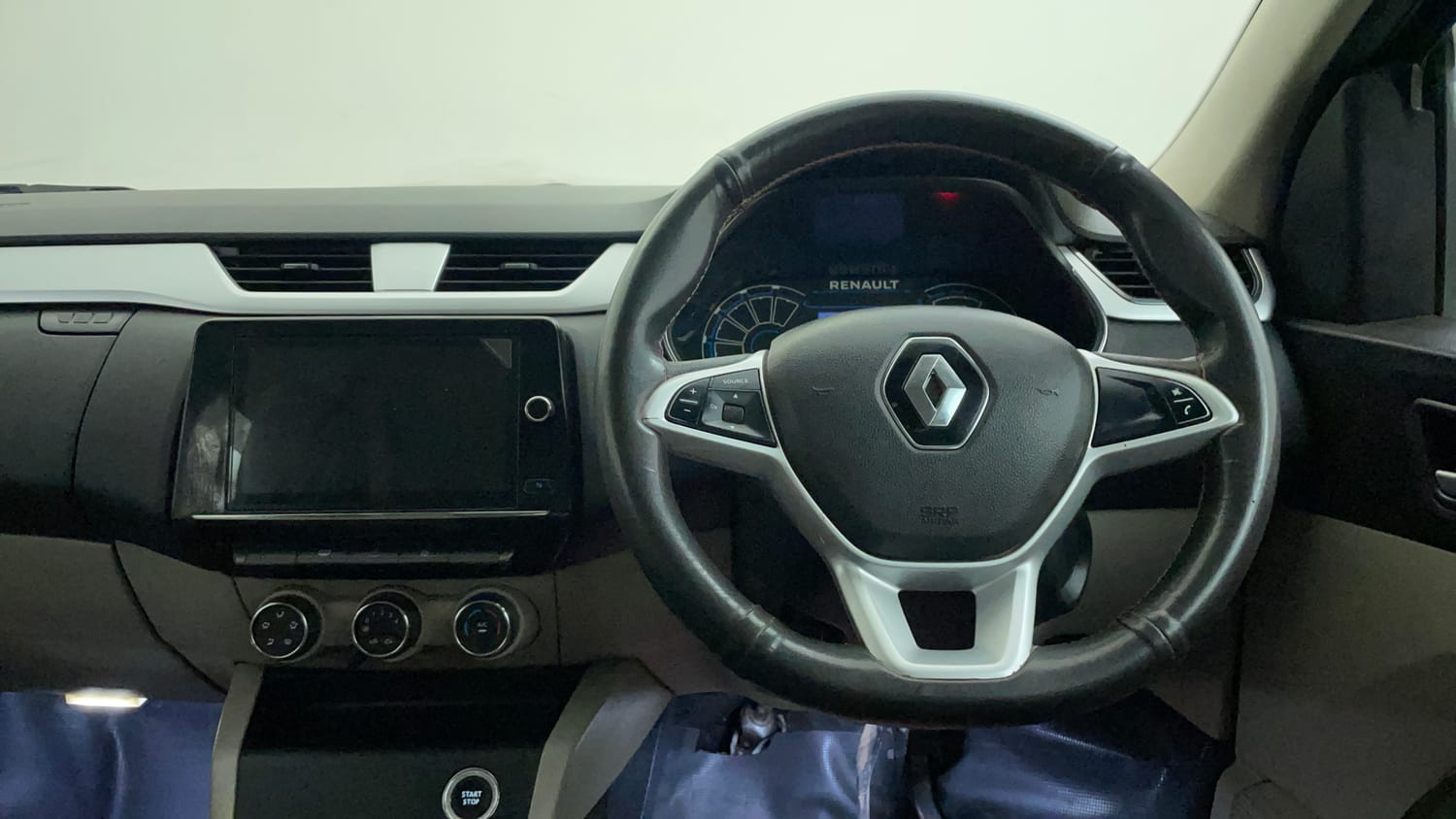 Used 2022 Renault Triber RXZ EASY-R AMT Dual Tone Petrol Automatic interior STEERING VIEW