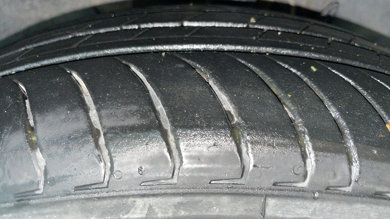 Used 2022 null Petrol Automatic tyres RIGHT FRONT TYRE TREAD VIEW