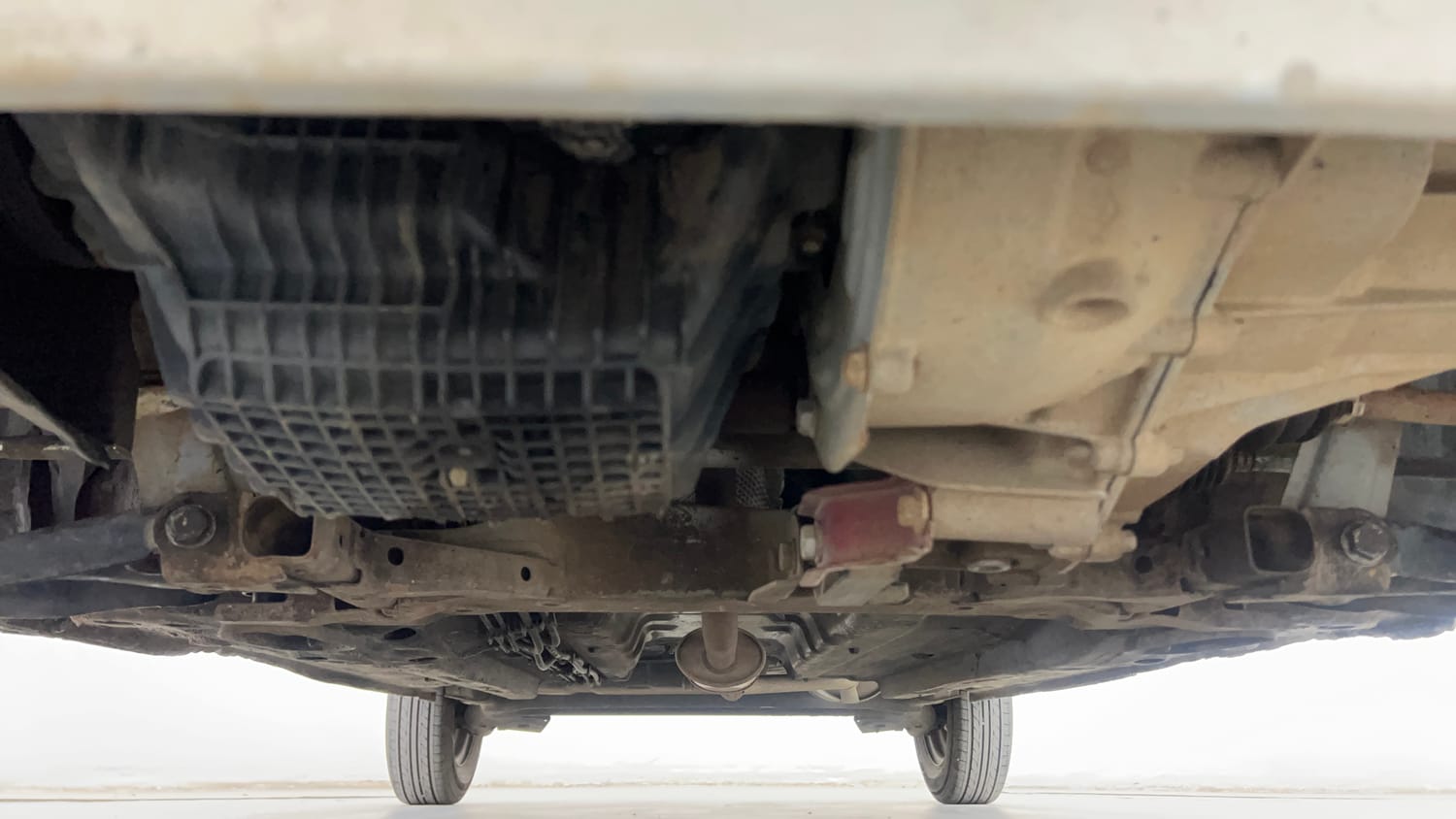Used 2017 Datsun Redi-GO T (O) Petrol Manual extra FRONT LEFT UNDERBODY VIEW