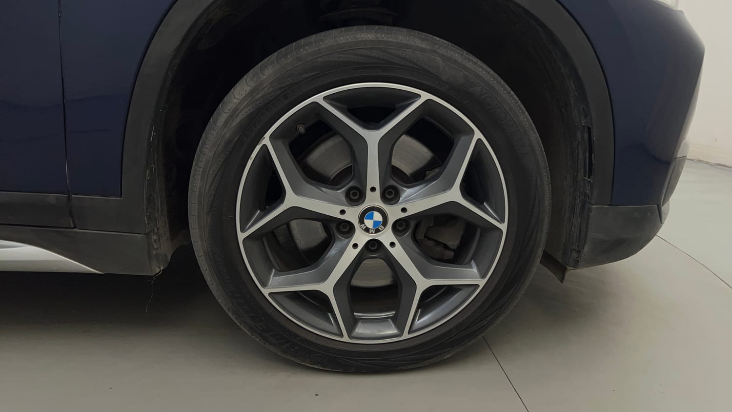 Used 2018 BMW X1 sDrive20d xLine Diesel Automatic tyres RIGHT FRONT TYRE RIM VIEW