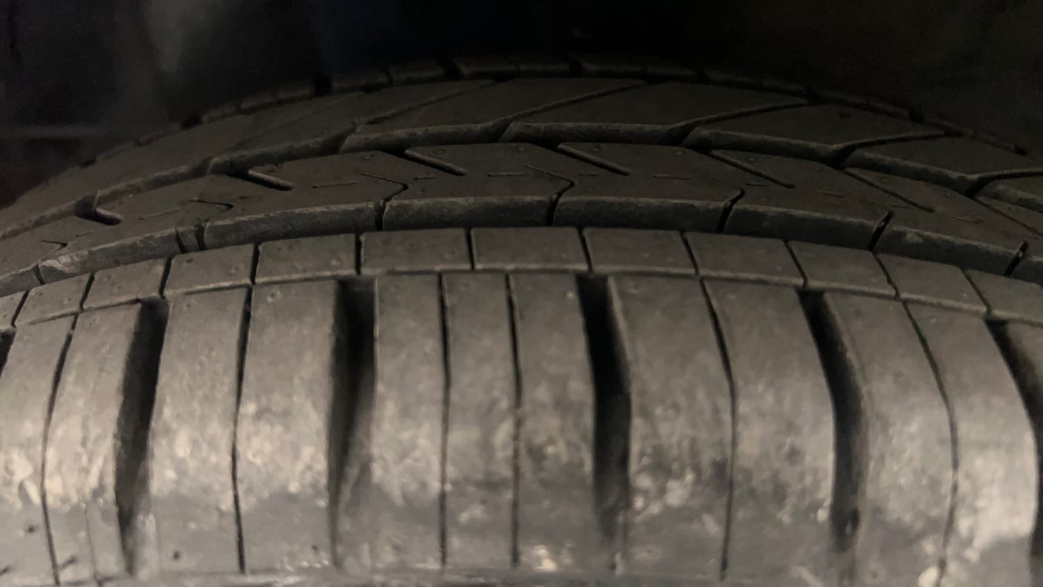 Used 2016 Hyundai Eon Magna Petrol Manual tyres LEFT FRONT TYRE TREAD VIEW
