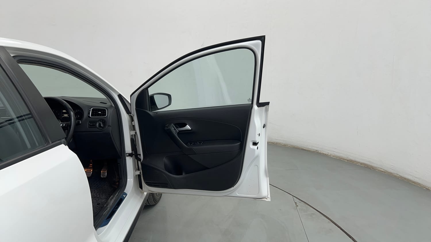 Used 2019 volkswagen Polo GT TSI Petrol Automatic interior RIGHT FRONT DOOR OPEN VIEW
