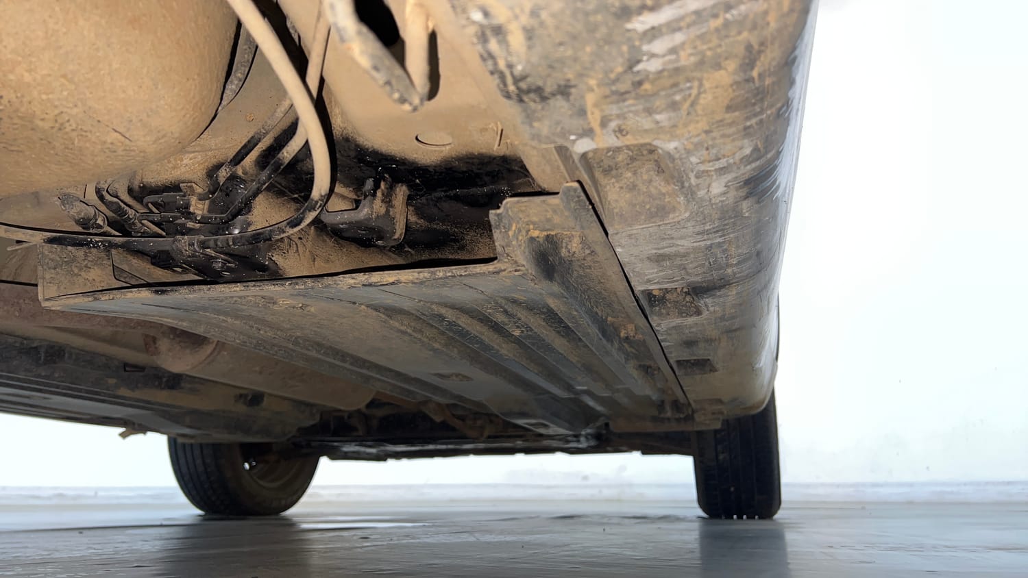 Used 2021 maruti-suzuki Vitara Brezza LXi Petrol Manual extra REAR RIGHT UNDERBODY VIEW
