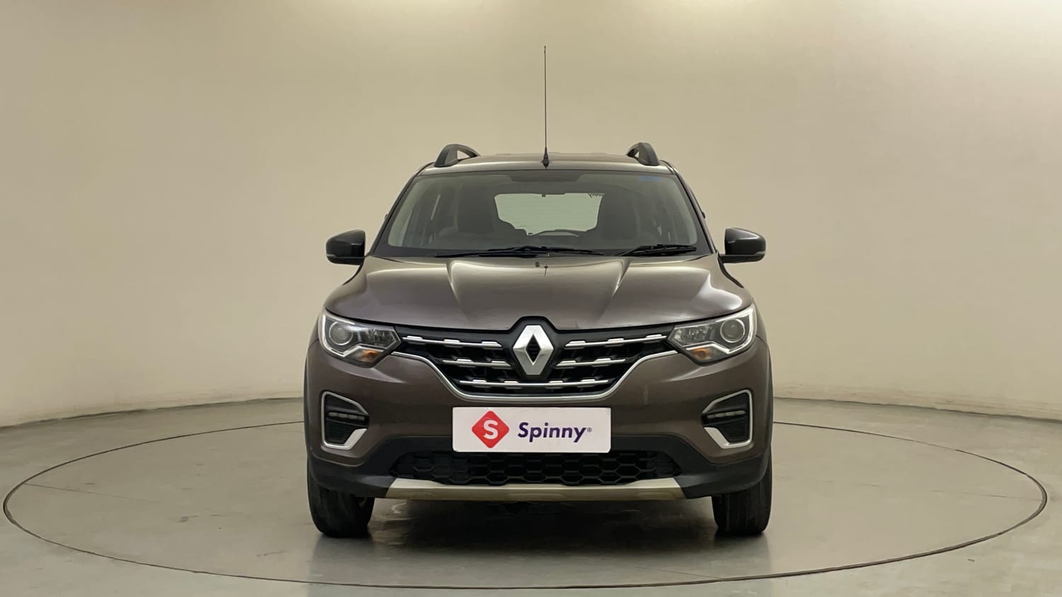 Used 2022 Renault Triber RXZ EASY-R AMT Dual Tone Petrol Automatic exterior FRONT VIEW