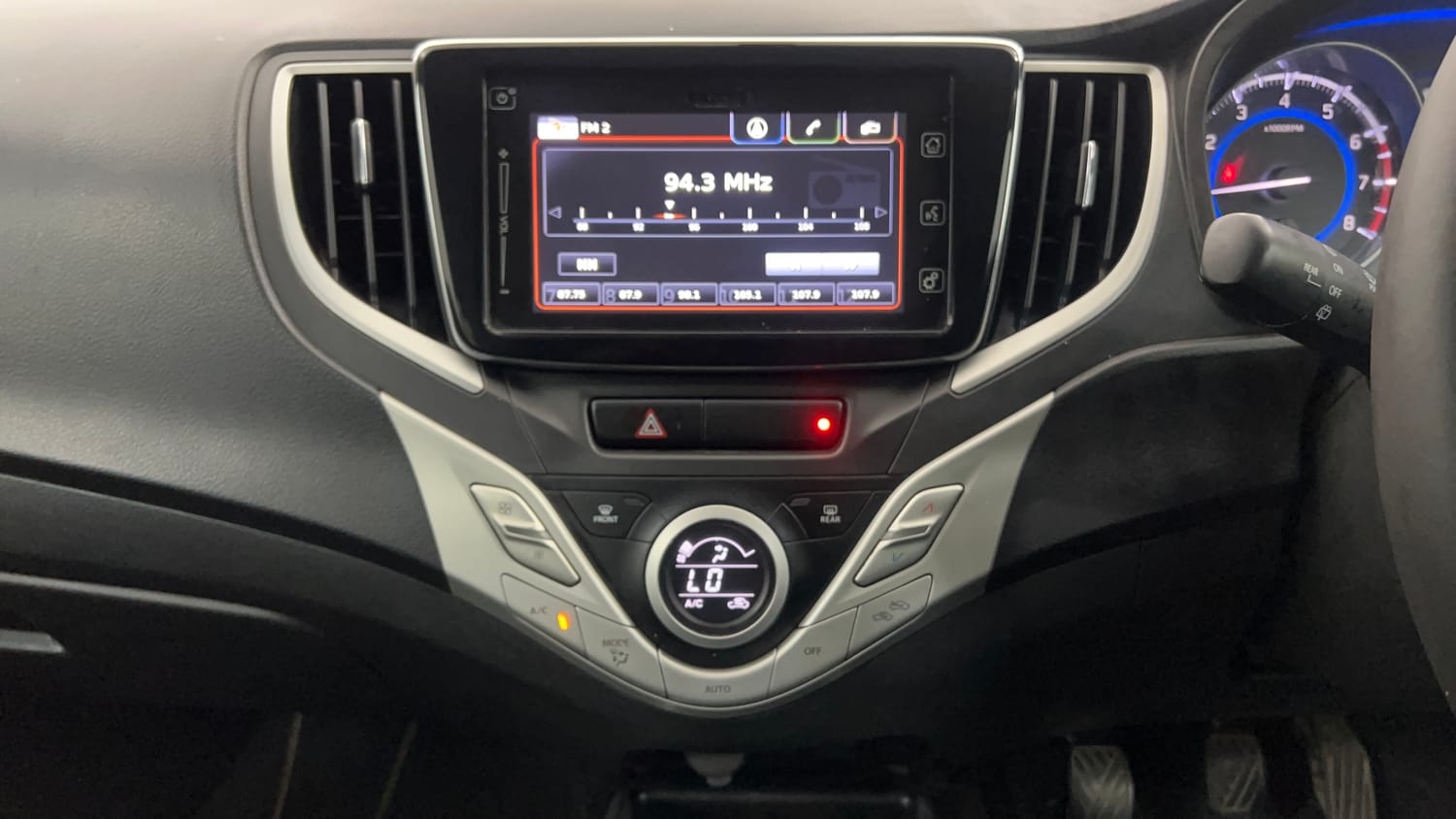 Used 2017 Maruti Suzuki Baleno Alpha 1.2 Petrol Manual interior MUSIC SYSTEM & AC CONTROL VIEW