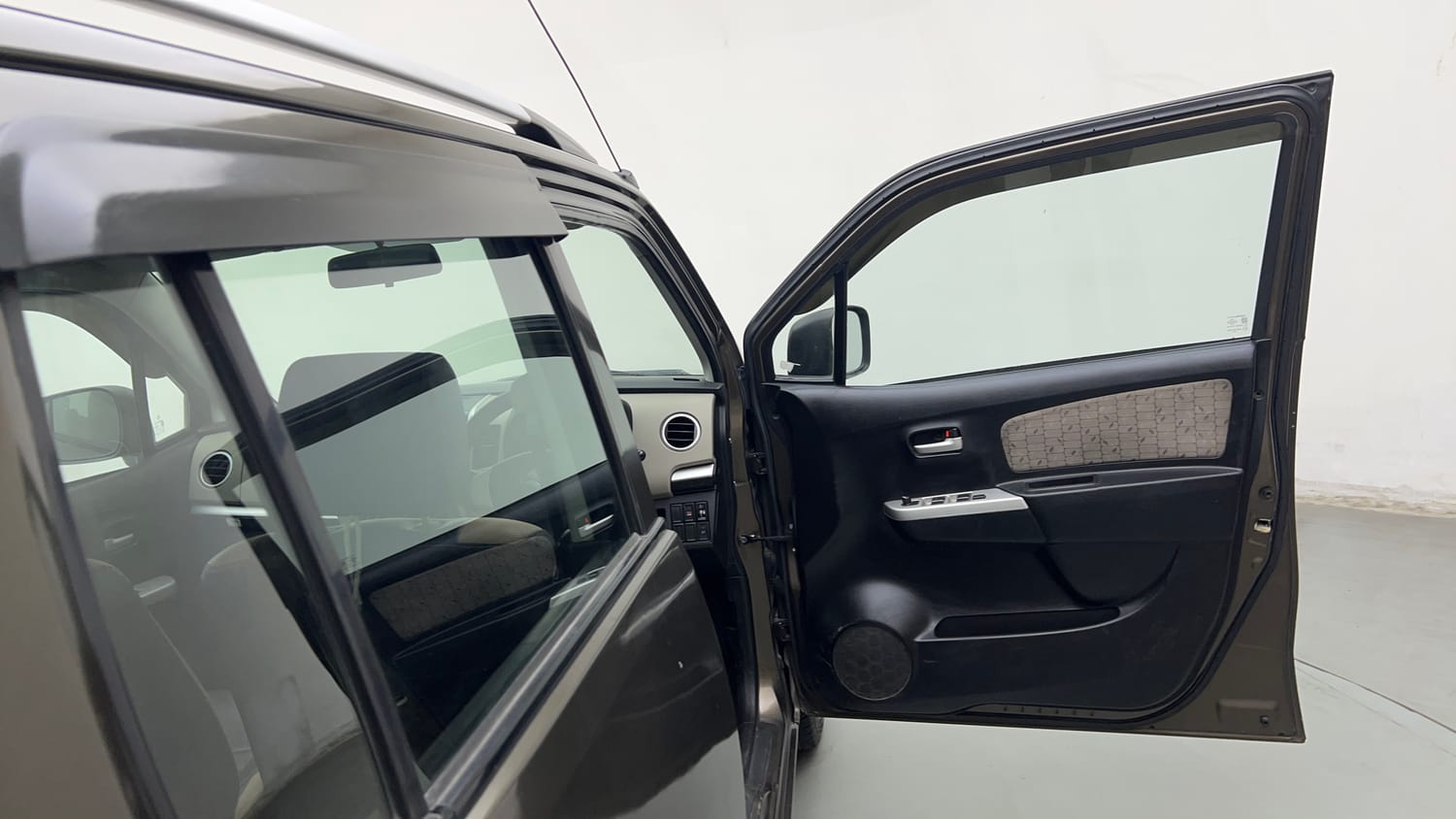 Used 2015 Maruti Suzuki Wagon R VXI Petrol Manual interior RIGHT FRONT DOOR OPEN VIEW
