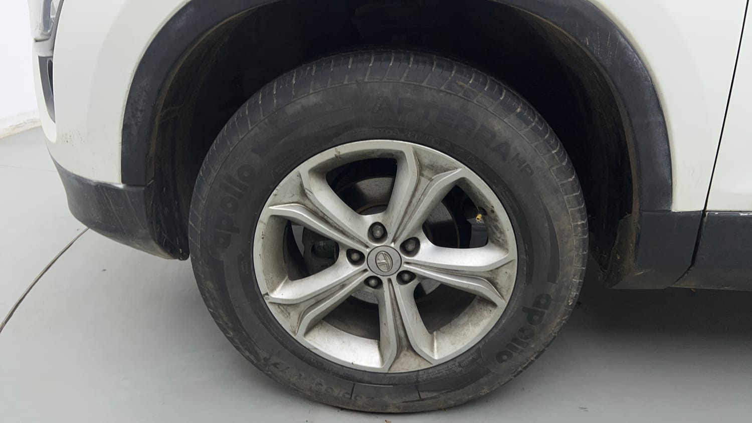 Used 2022 Tata Harrier XTA Plus Diesel Automatic tyres LEFT FRONT TYRE RIM VIEW