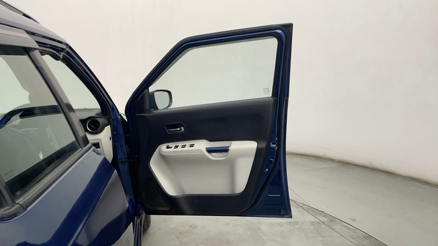 Used 2022 Maruti Suzuki Ignis Alpha 1.2 MT Petrol Manual interior RIGHT FRONT DOOR OPEN VIEW