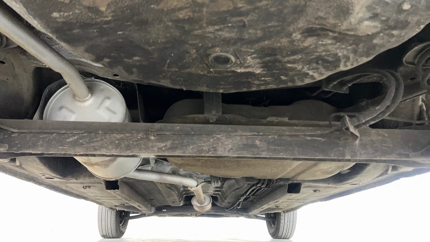 Used 2017 Datsun Redi-GO T (O) Petrol Manual extra REAR UNDERBODY VIEW (TAKEN FROM REAR)