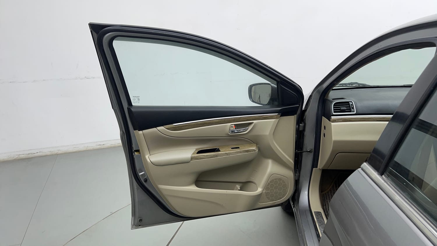 Used 2018 Maruti Suzuki Ciaz Alpha Hybrid 1.5 Petrol Manual interior LEFT FRONT DOOR OPEN VIEW