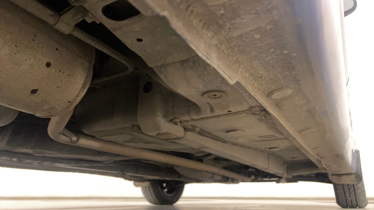 Used 2016 Hyundai Eon Magna Petrol Manual extra REAR RIGHT UNDERBODY VIEW