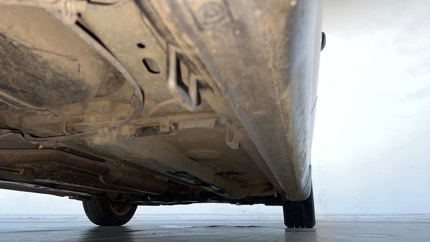Used 2018 Maruti Suzuki Ciaz Alpha Hybrid 1.5 Petrol Manual extra REAR RIGHT UNDERBODY VIEW