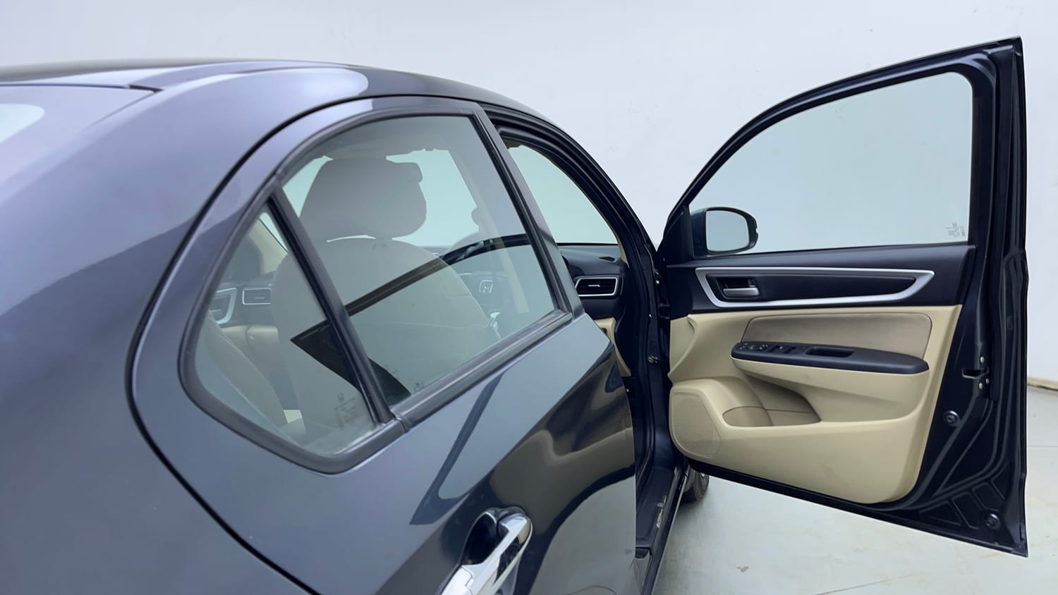 Used 2023 Honda Amaze VX 1.2 Petrol MT Petrol Manual interior RIGHT FRONT DOOR OPEN VIEW