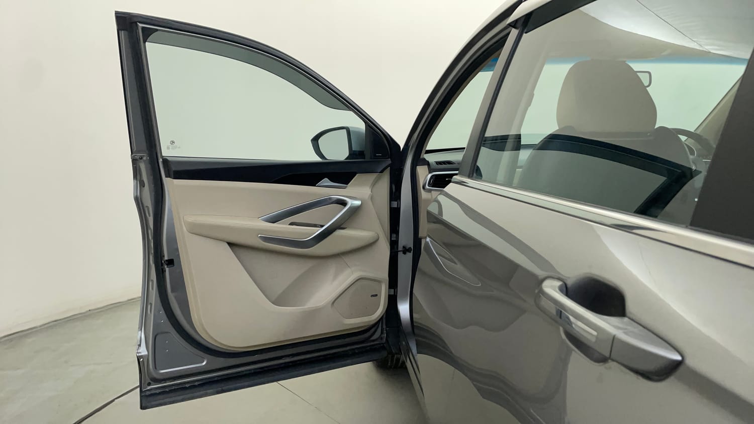 Used 2022 MG Motors Hector Sharp 1.5 Petrol Turbo Hybrid MT Hybrid Manual interior LEFT FRONT DOOR OPEN VIEW