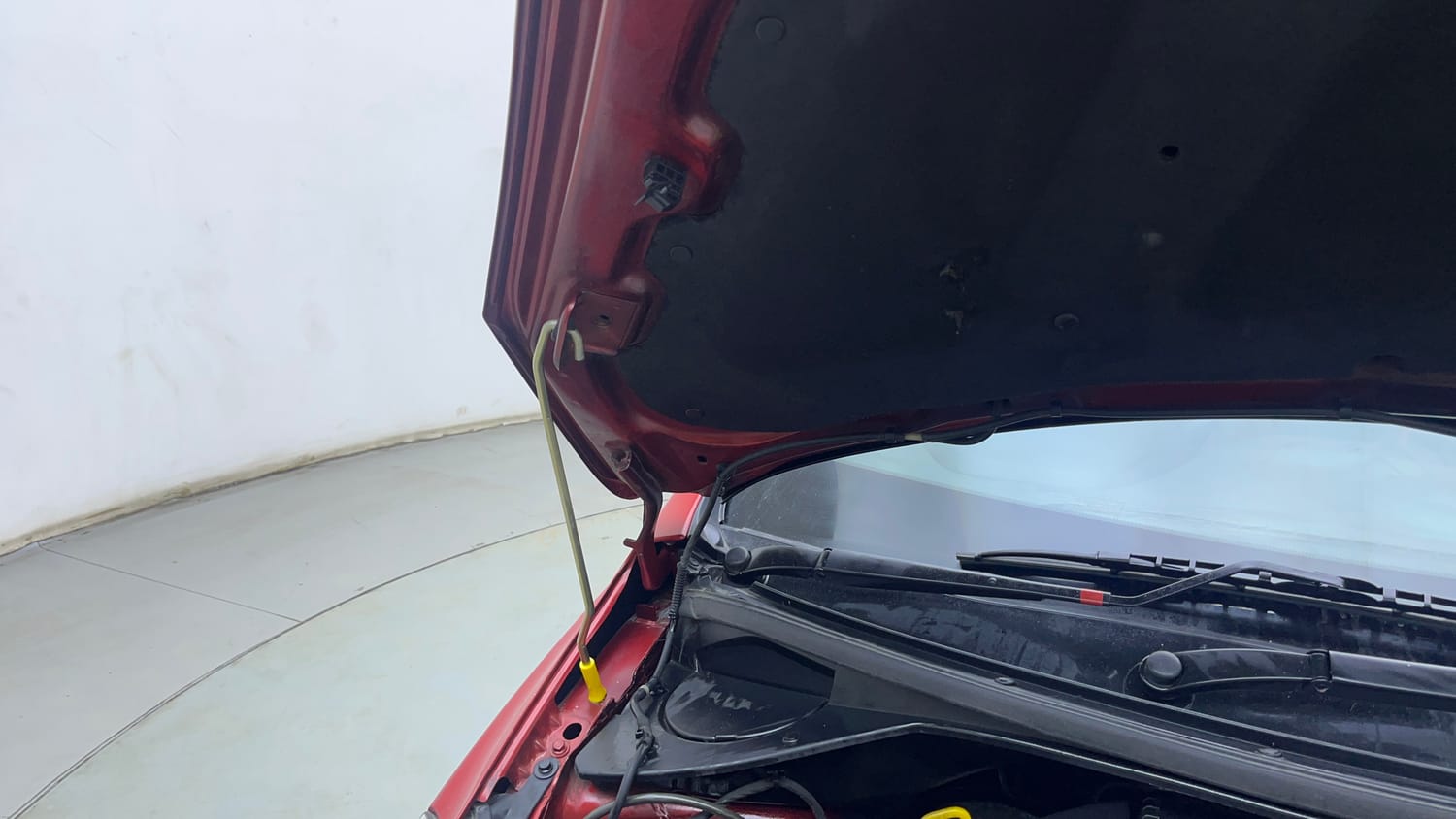 Used 2018 Tata Tiago Revotorq XZ Diesel Manual engine ENGINE RIGHT SIDE HINGE & APRON VIEW