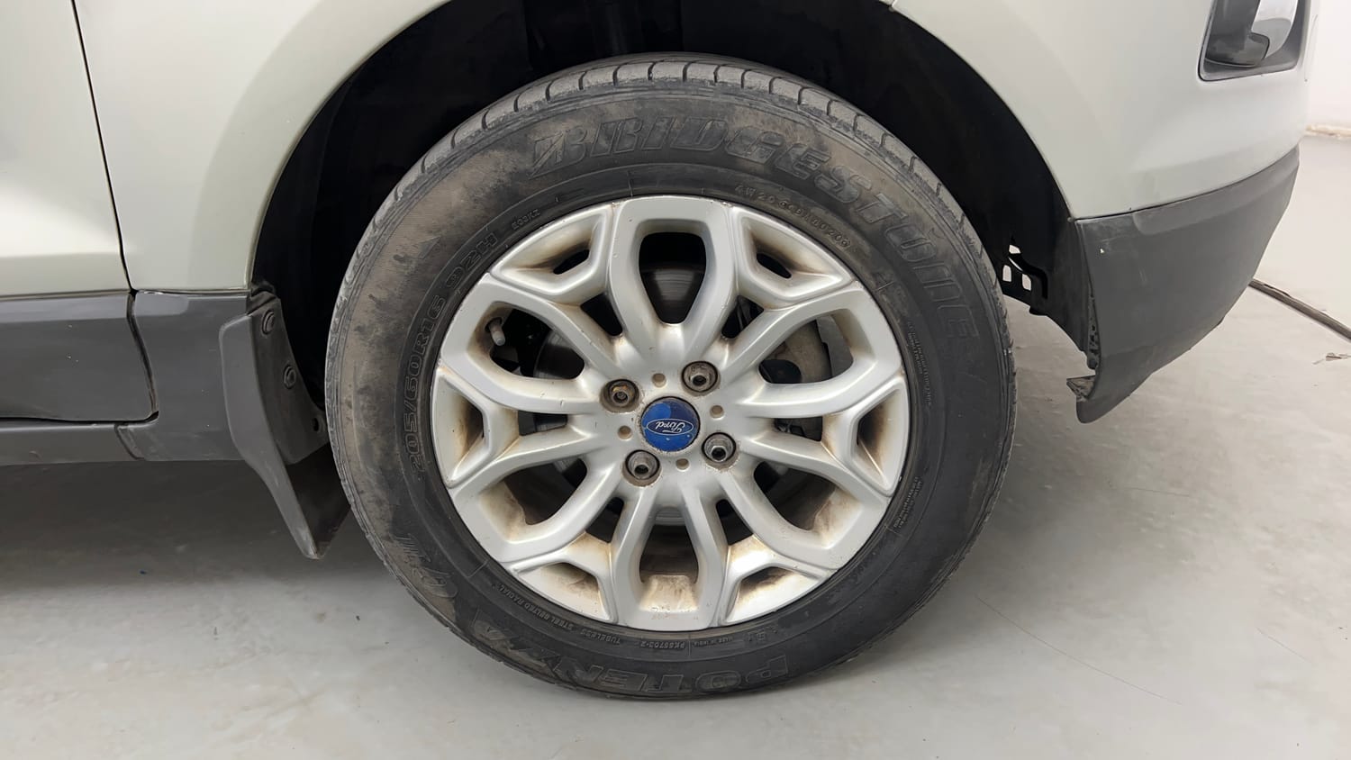 Used 2013 Ford EcoSport Titanium 1.5 TDCi Diesel Manual tyres RIGHT FRONT TYRE RIM VIEW