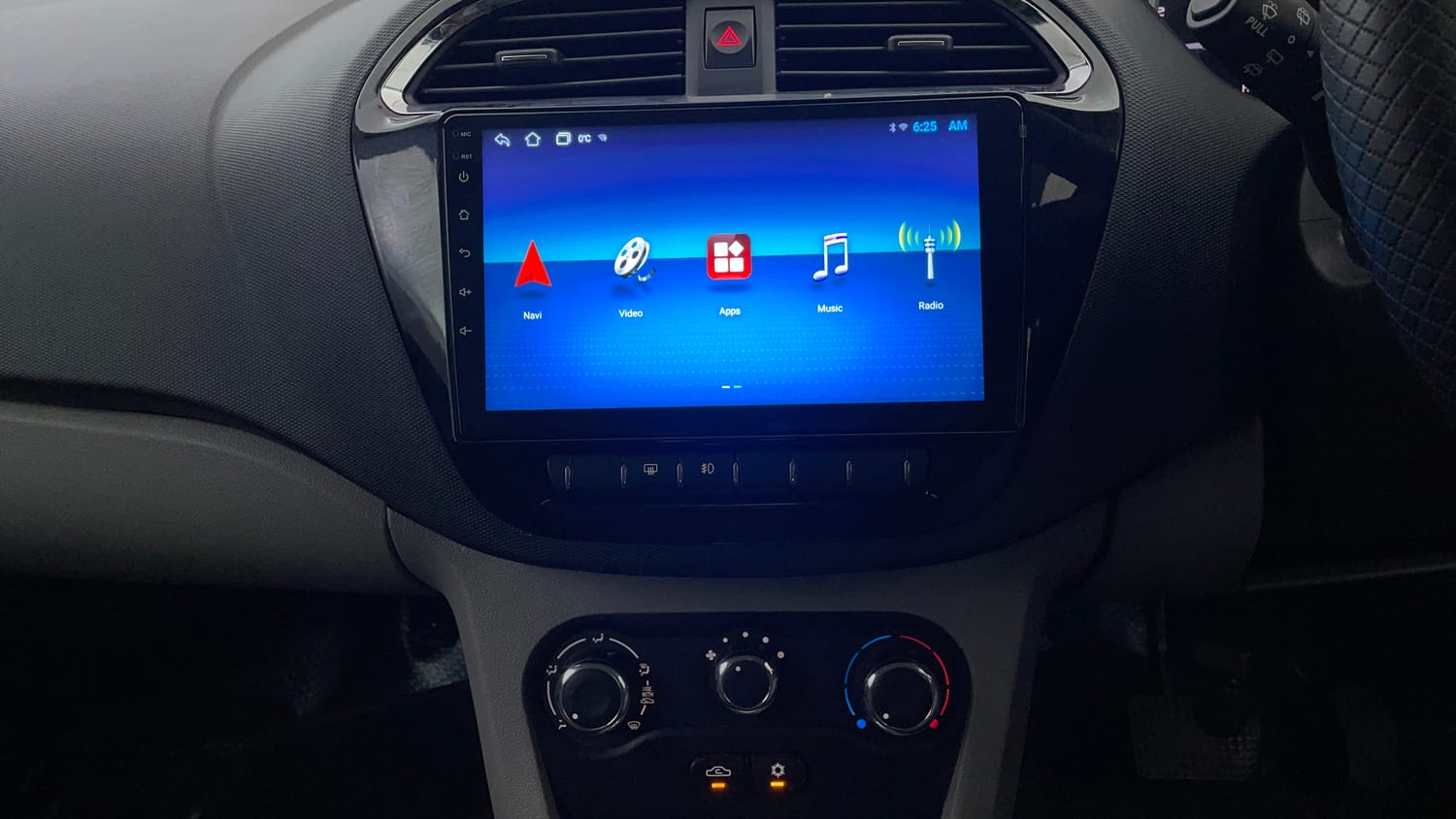 Used 2017 Tata Tiago Revotron XZA Petrol Automatic interior MUSIC SYSTEM & AC CONTROL VIEW