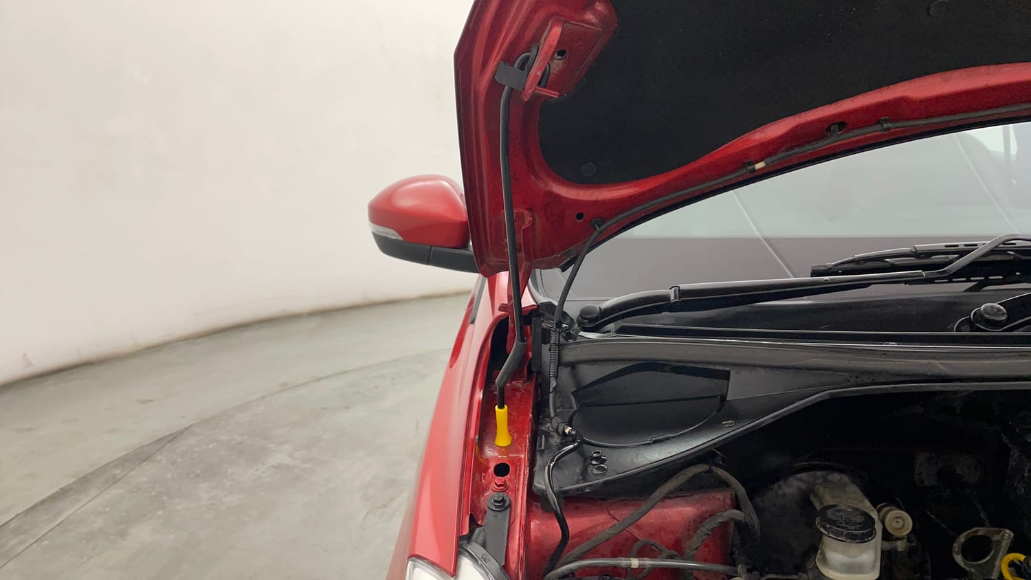 Used 2017 Tata Tiago Revotron XZ Petrol Manual engine ENGINE RIGHT SIDE HINGE & APRON VIEW
