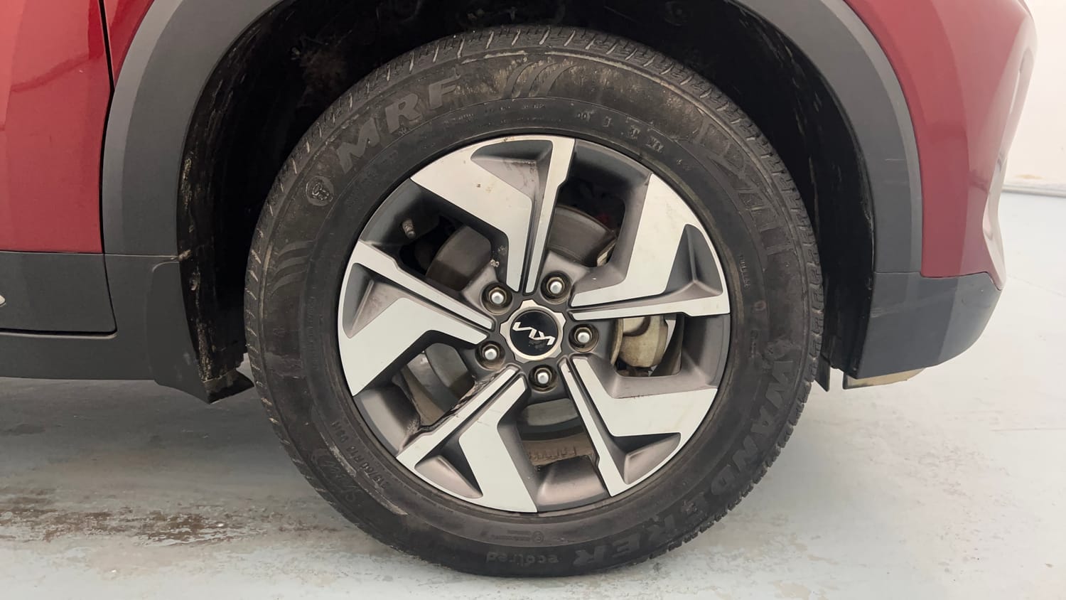 Used 2022 Kia Sonet HTX 1.5 Diesel Manual tyres RIGHT FRONT TYRE RIM VIEW